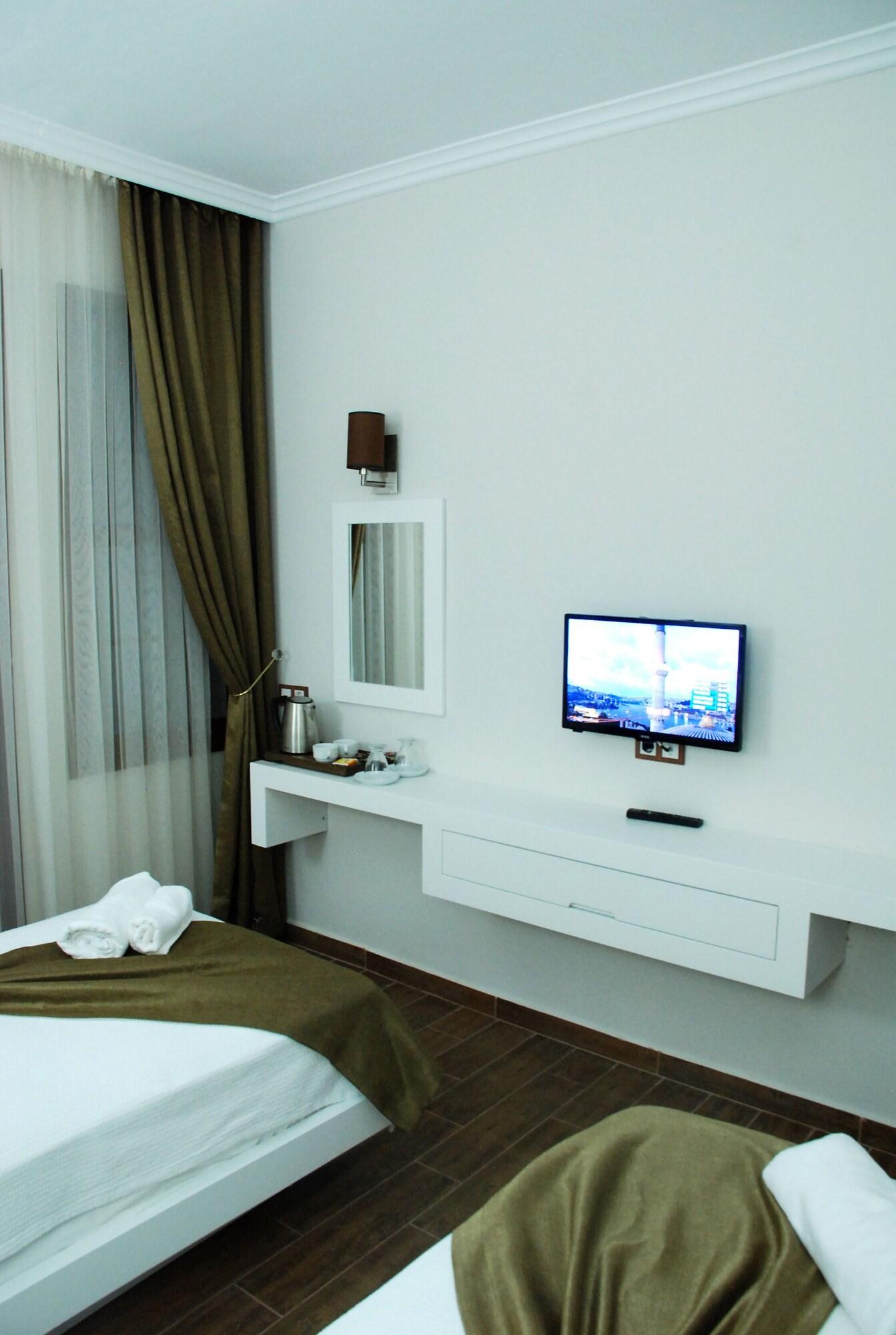 Elegance Hotel 3*