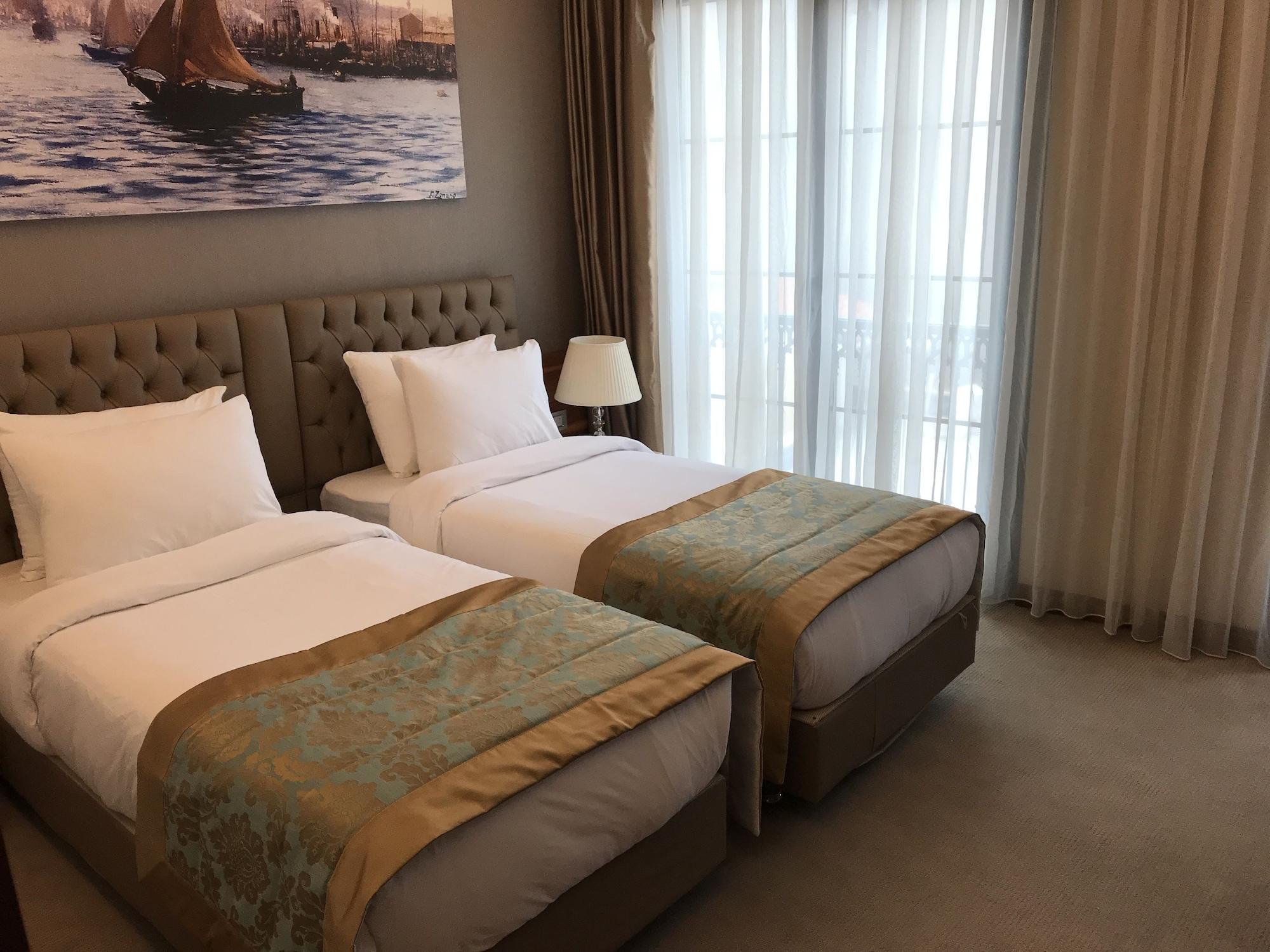 Old Port Hotel 3*