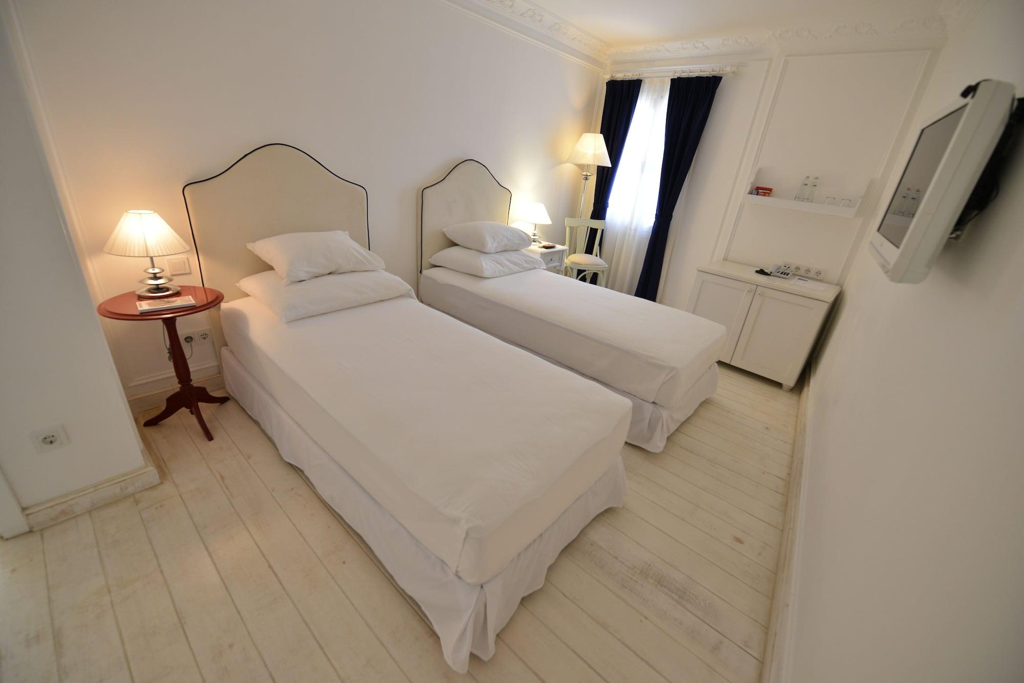 Vintage Hotel 4*