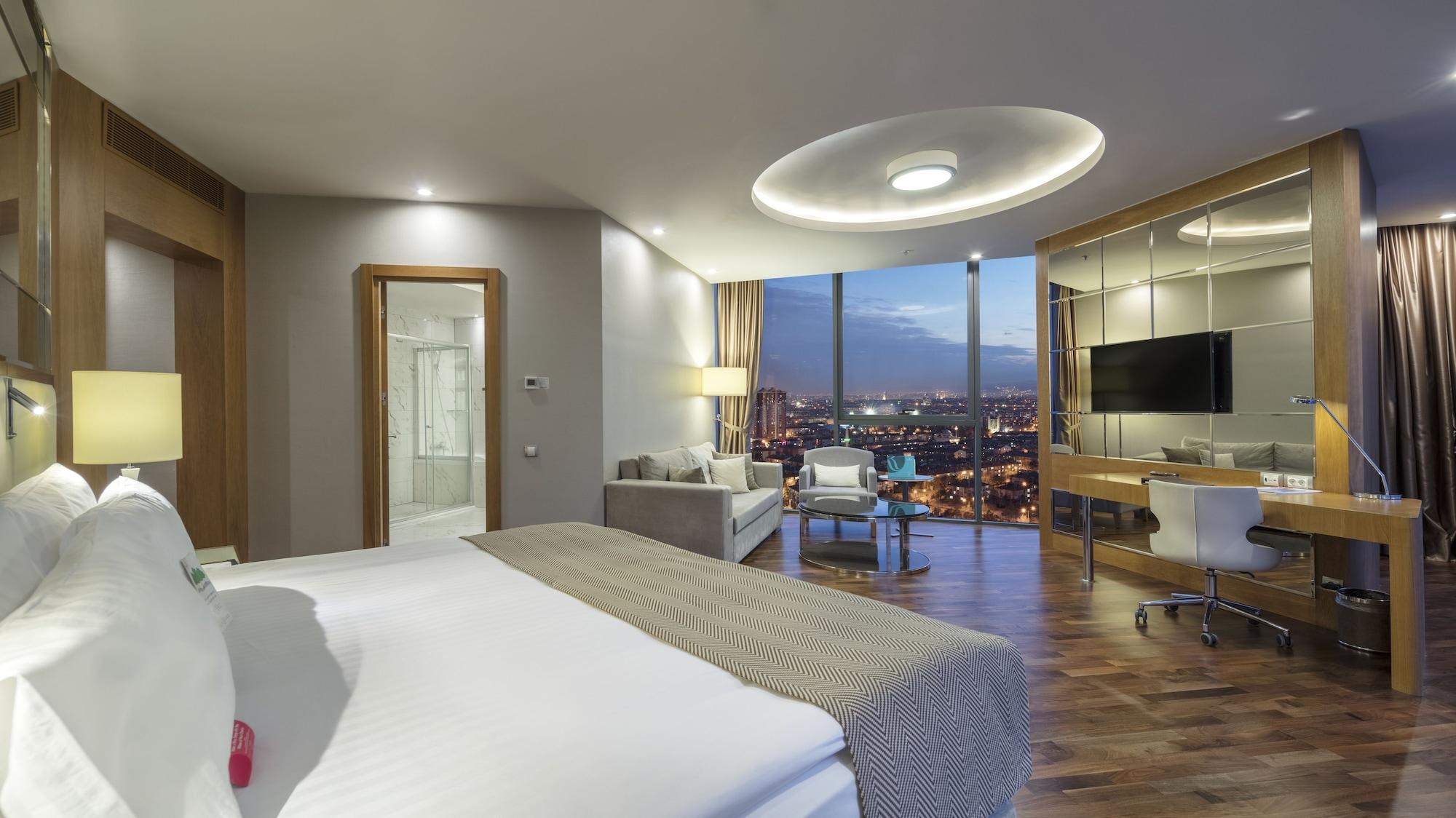 Hotel Ramada Plaza By Wyndham 5*