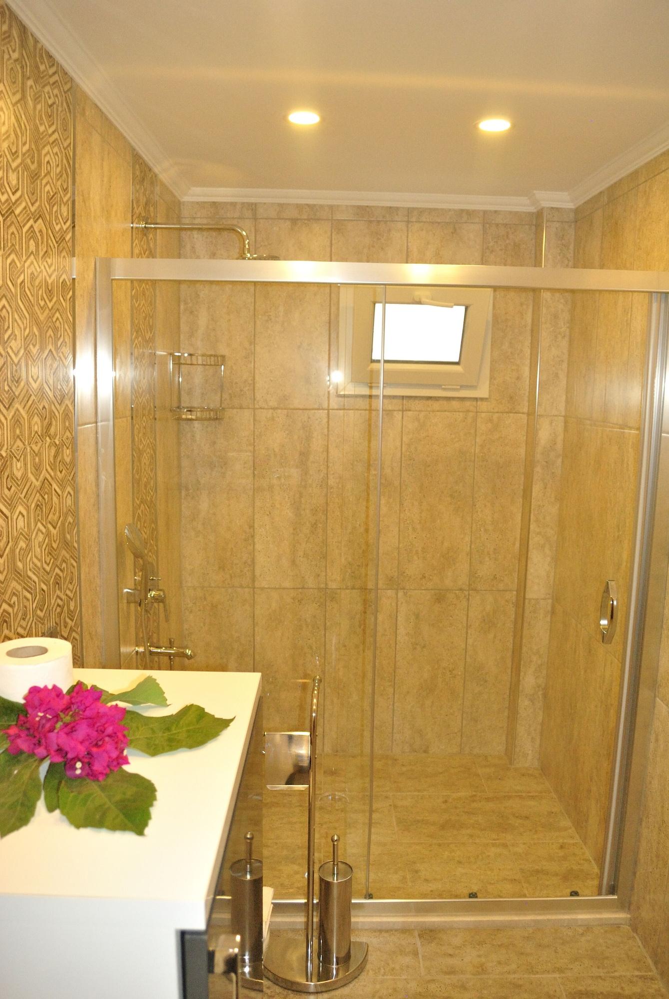 Dionysia Hotel *