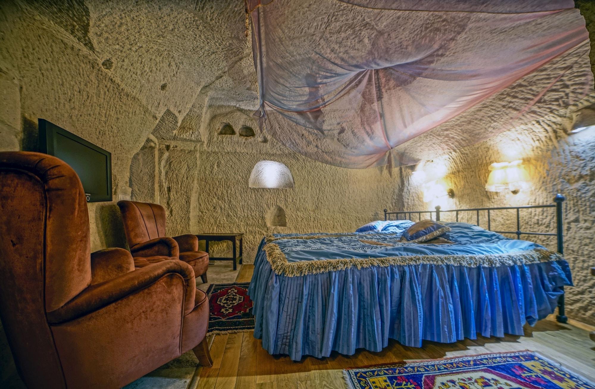 Anatolian Cave & Hotel 3*