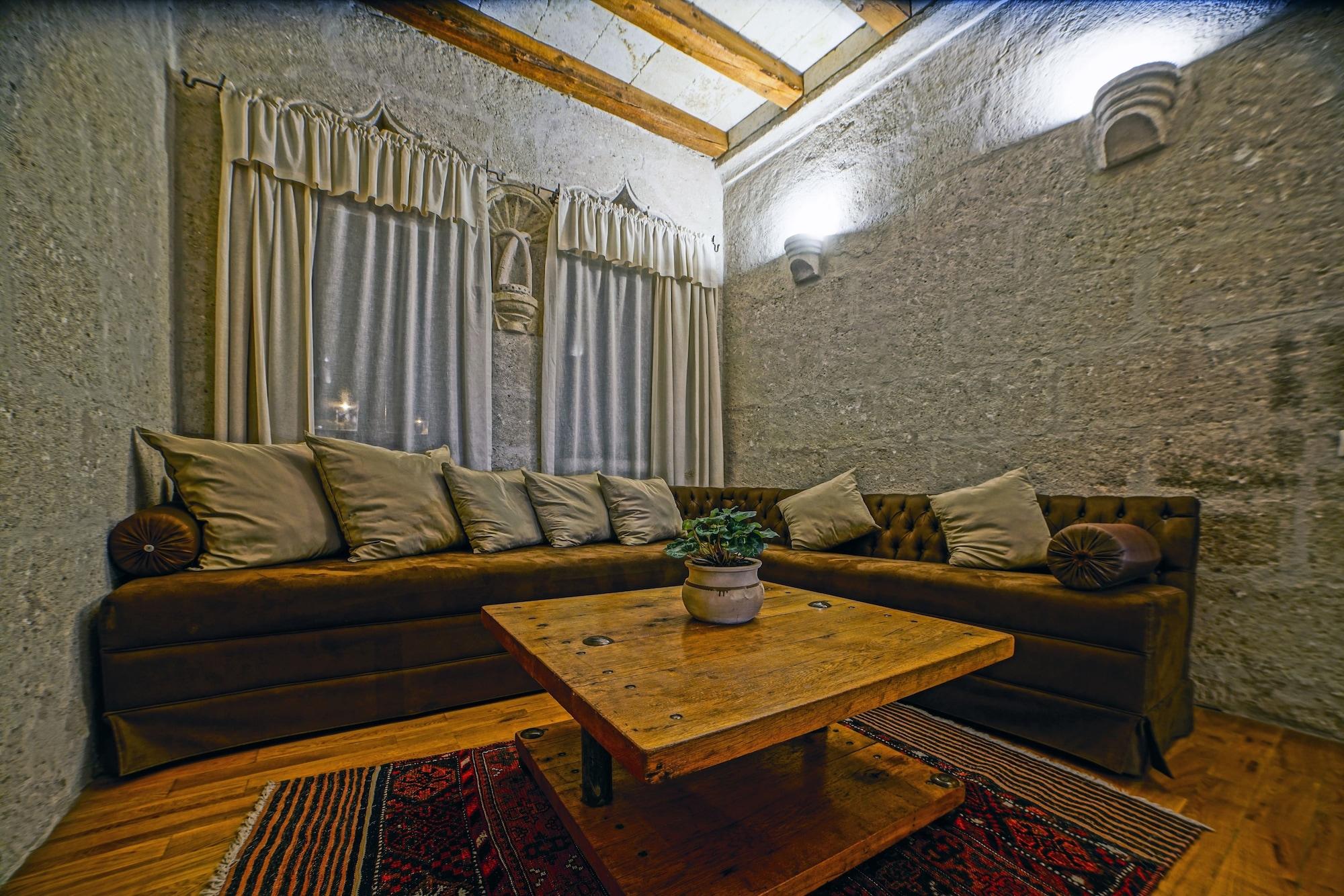 Anatolian Cave & 3*