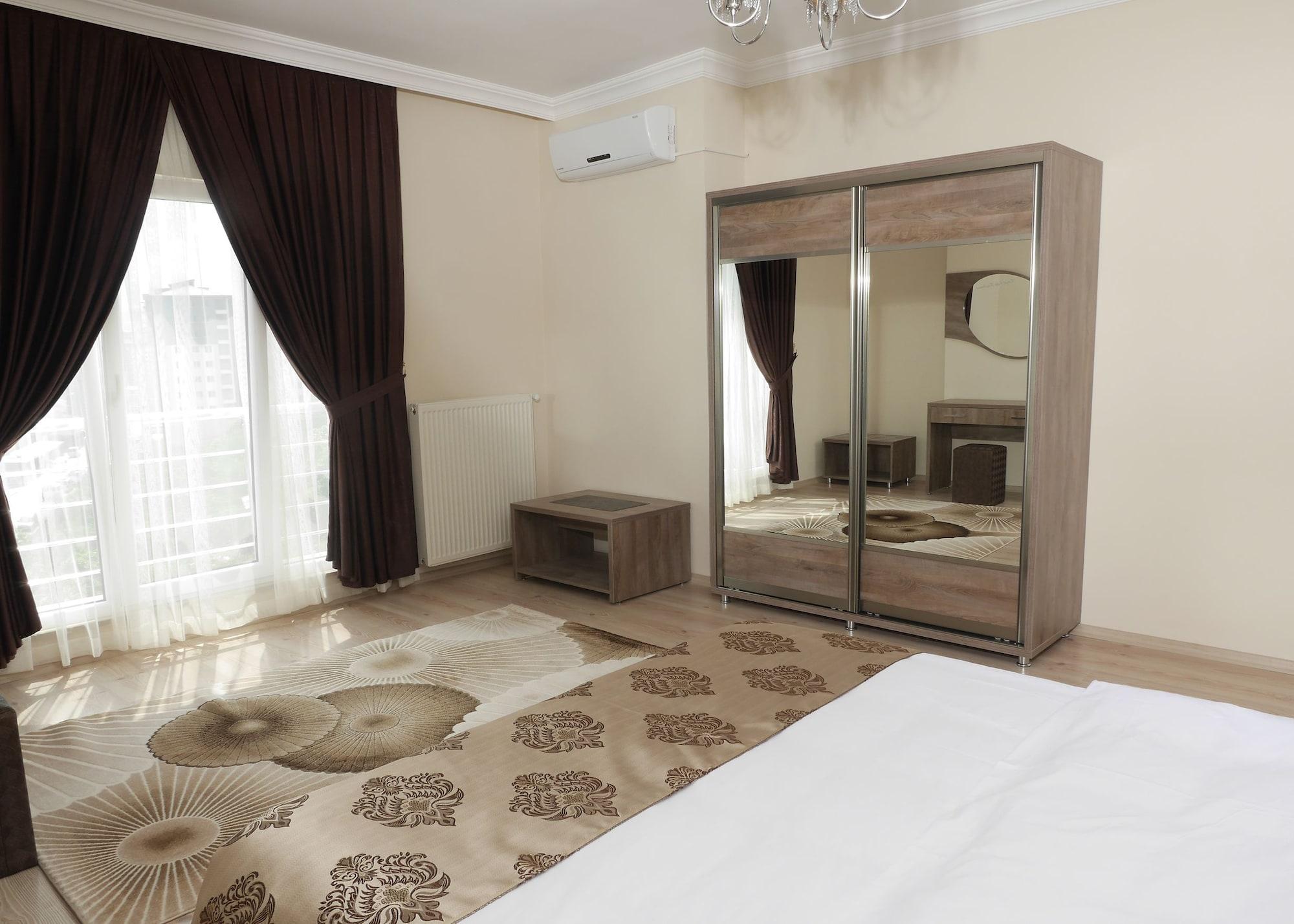 Aparthotel Royal Life