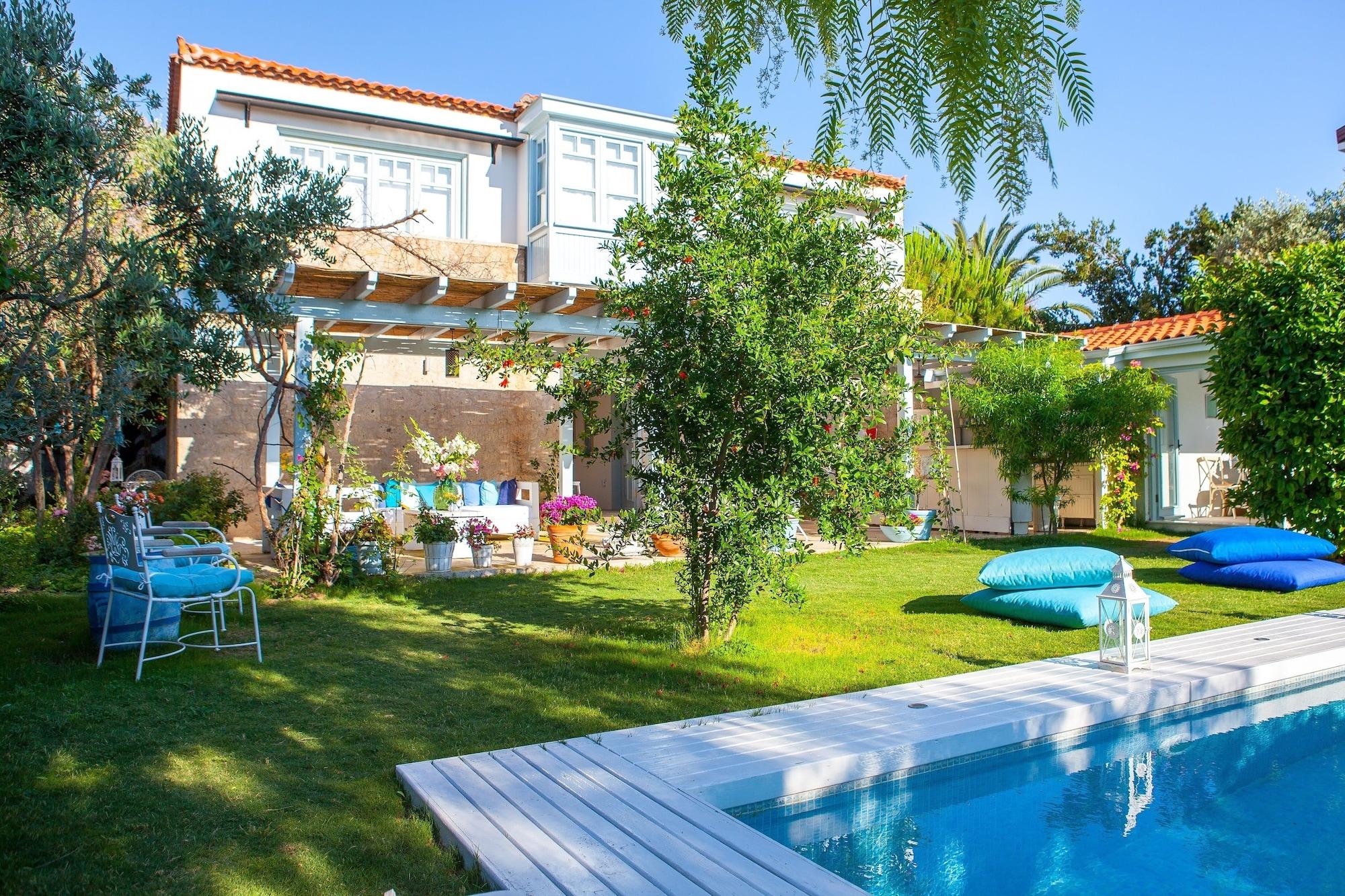 Alura Hotel 3*