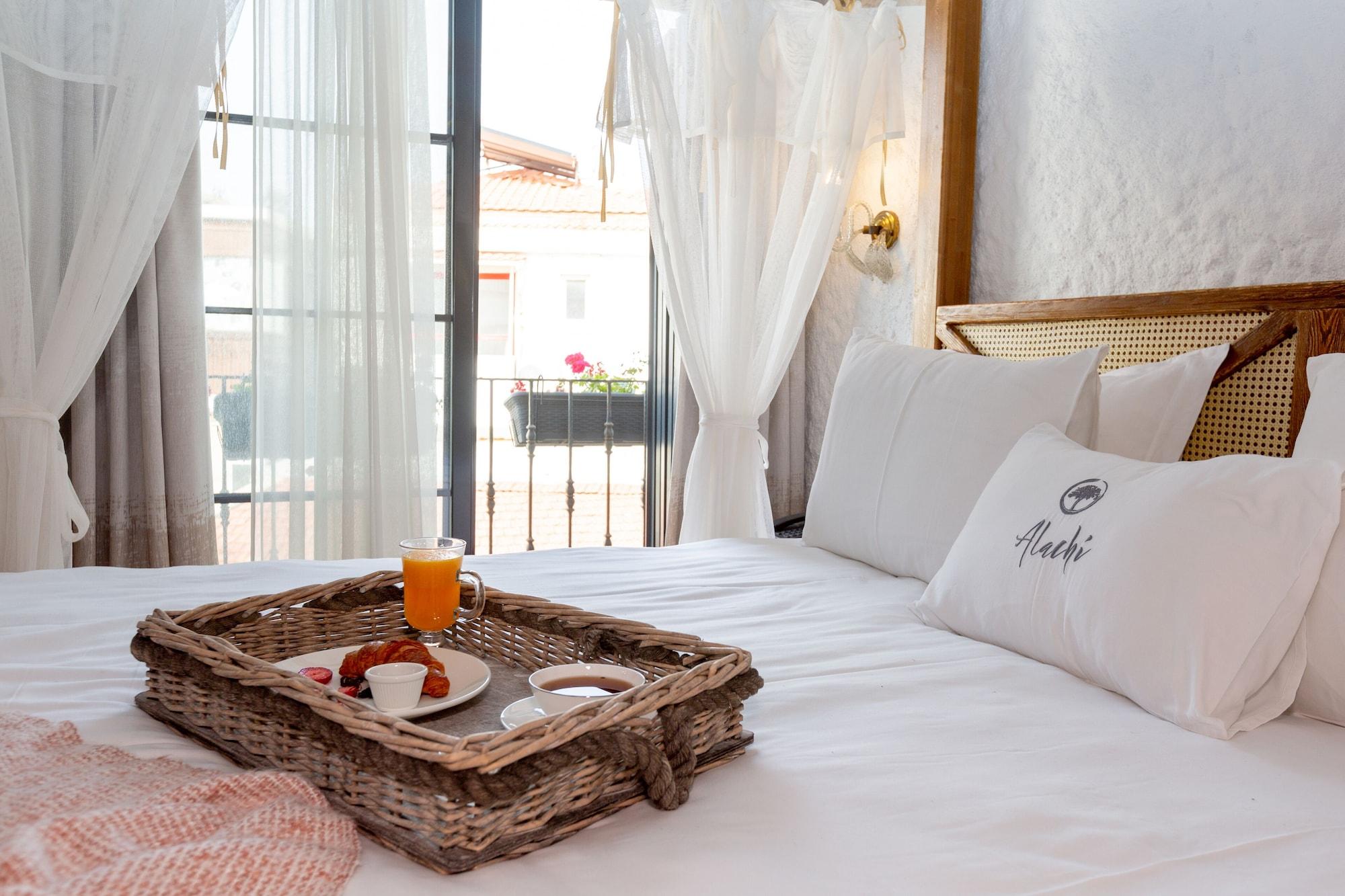 Alachi Hotel 2*