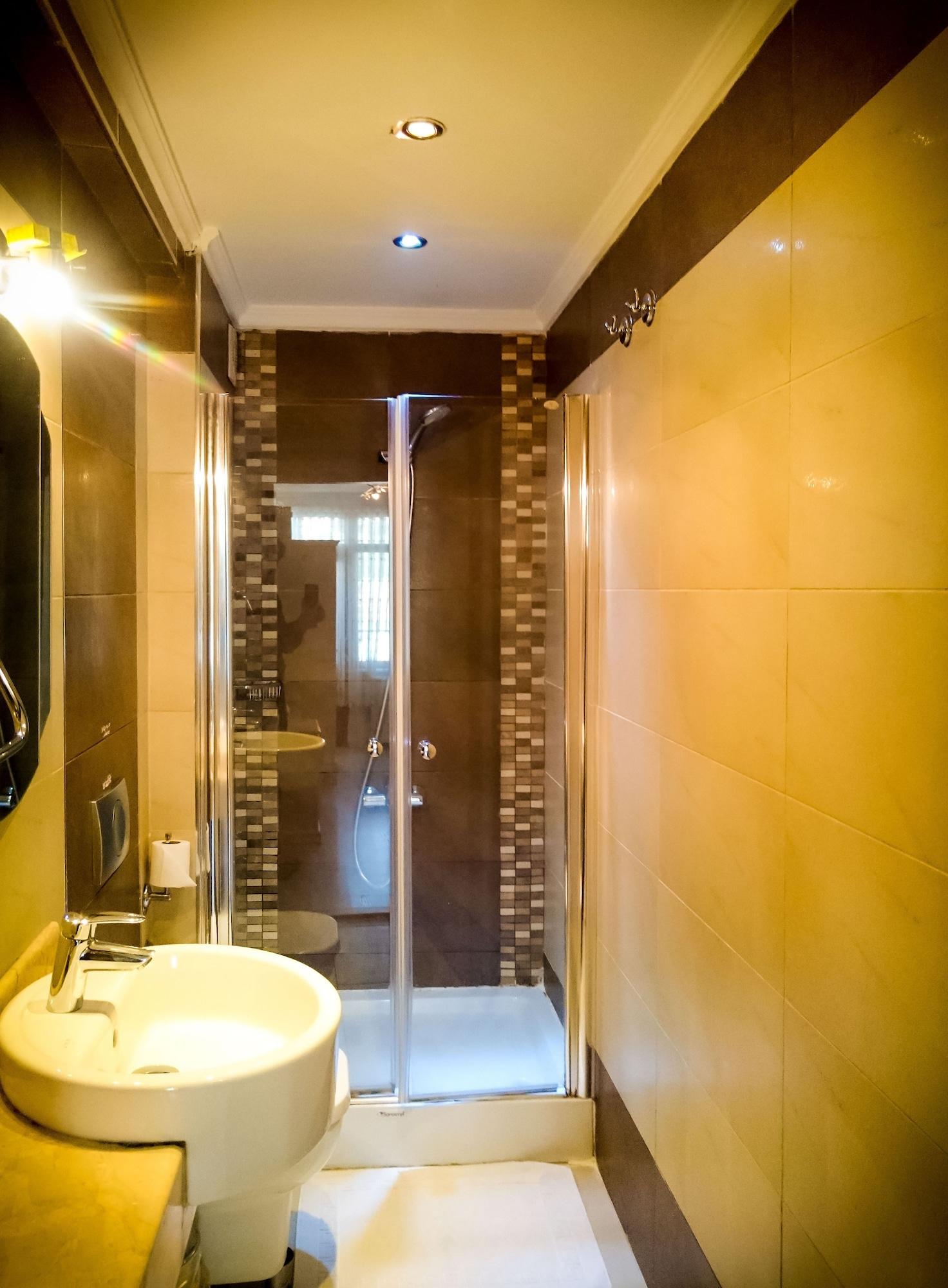 Miss Royal & Hotel 3*