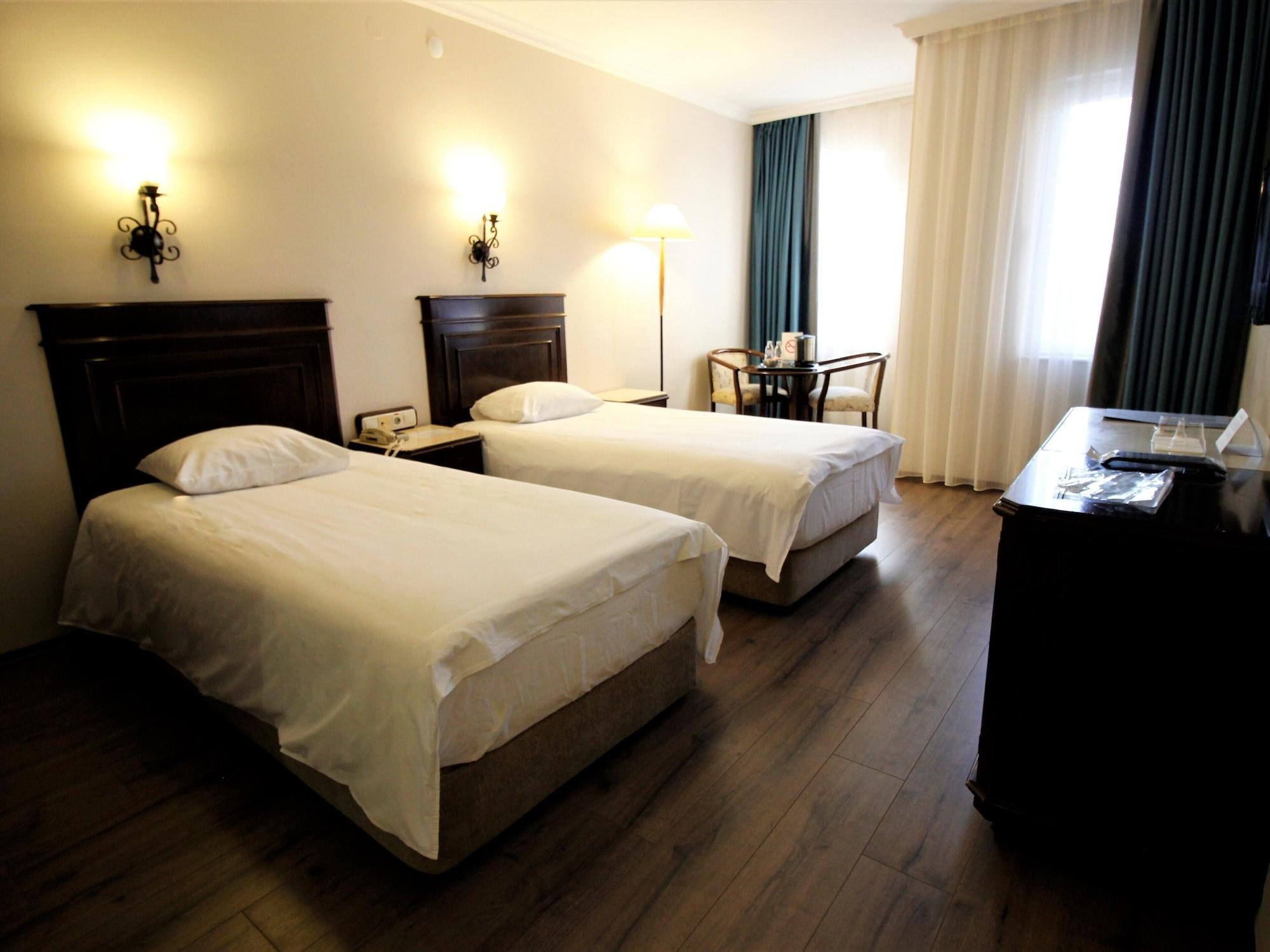 Hotel Montania Town 3*
