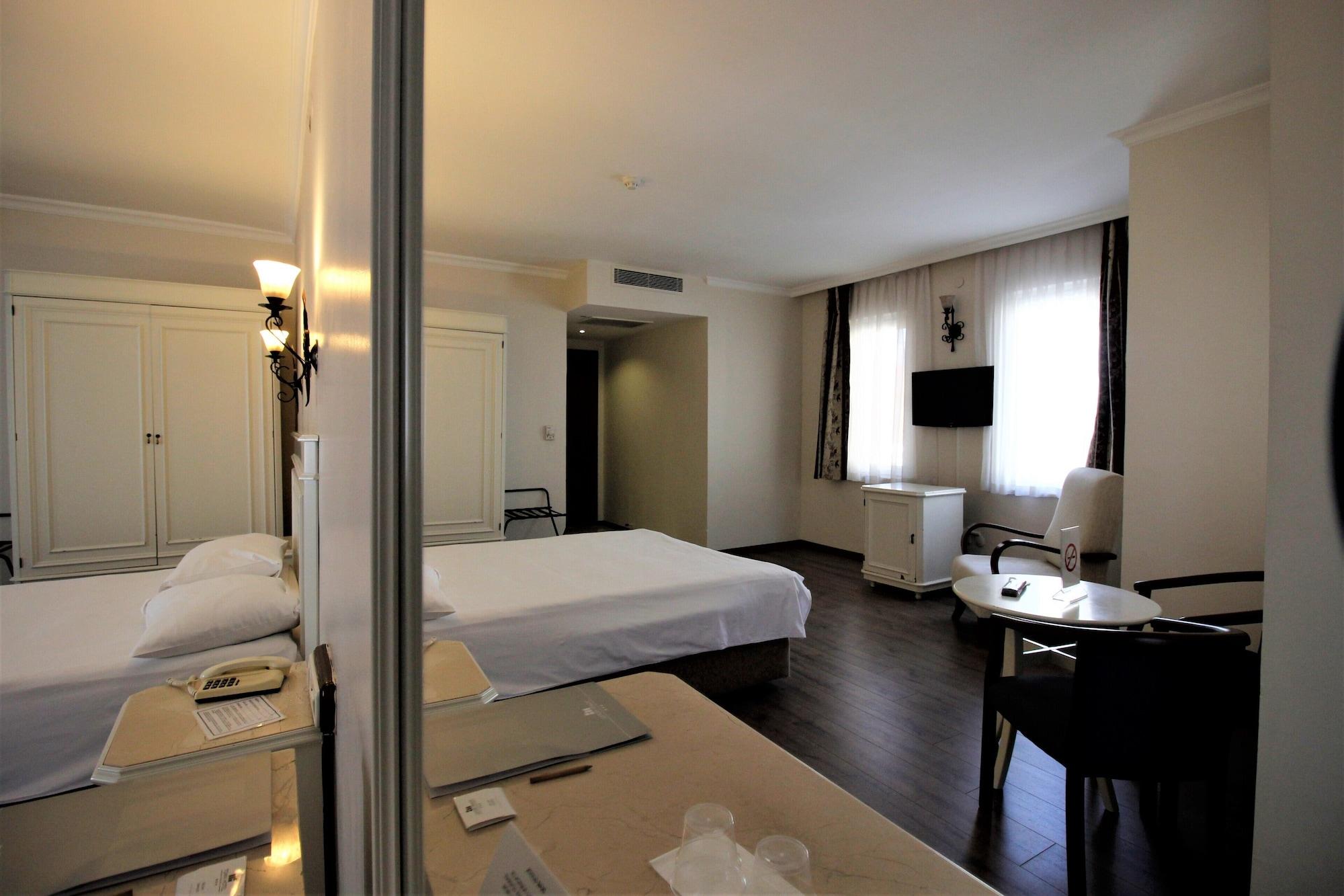Montania Town Hotel 3*
