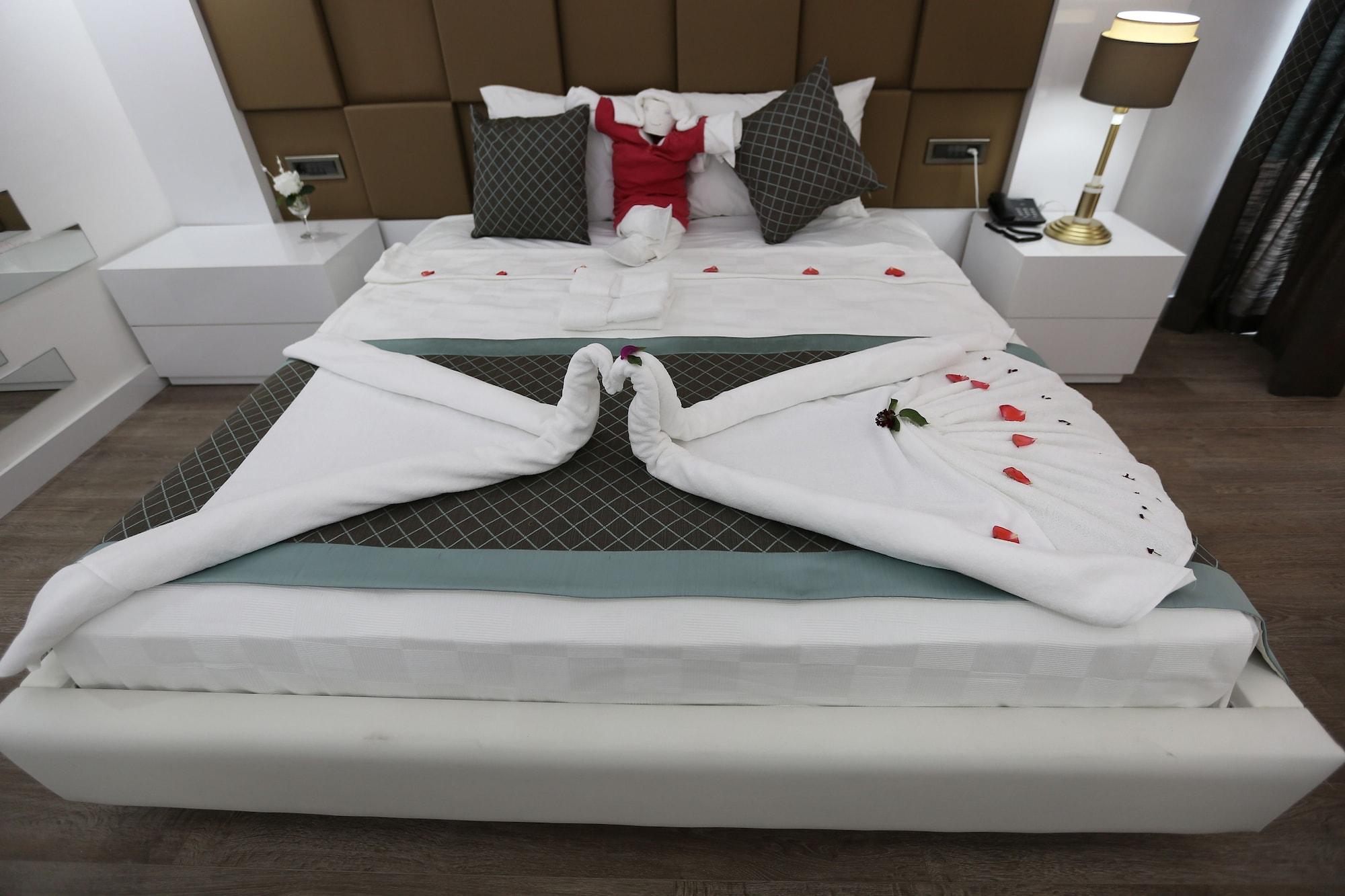 Hotel Elips Royal &