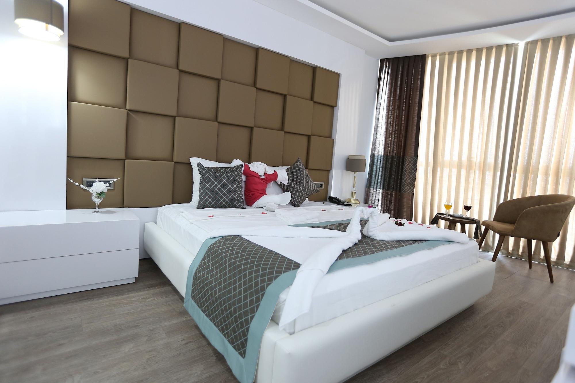 Hotel Elips Royal &
