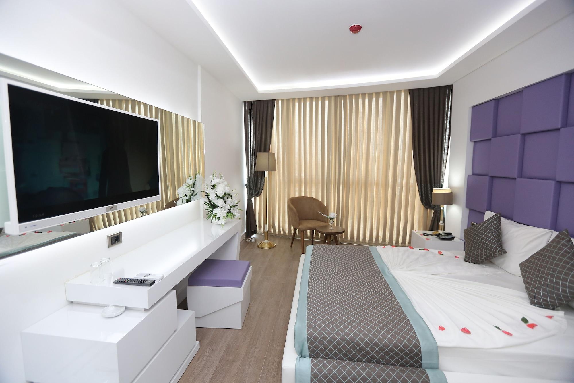 Elips Royal & Hotel
