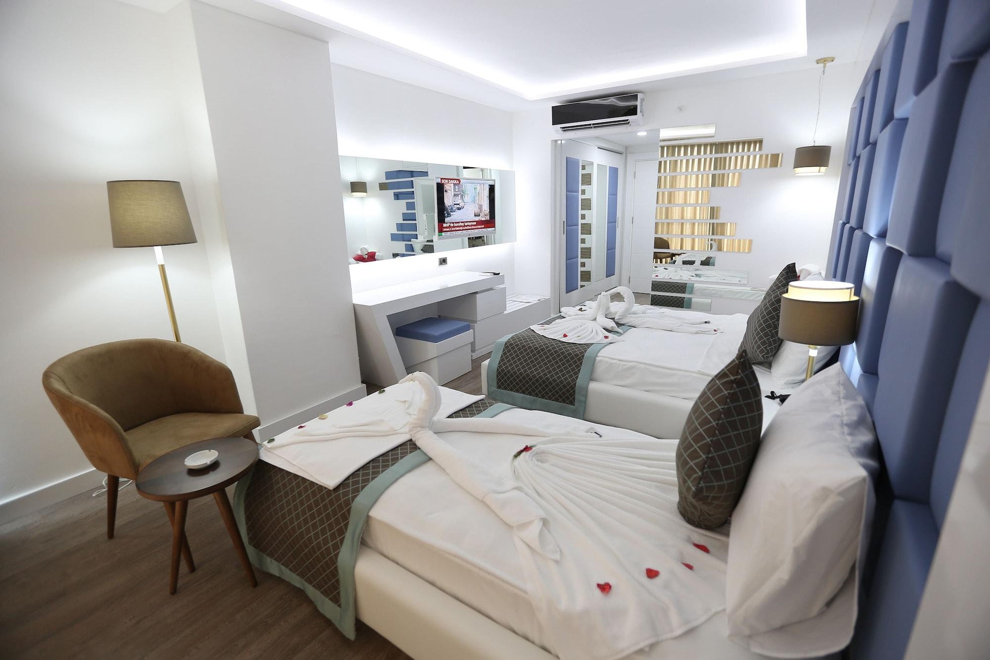 Elips Royal & Hotel
