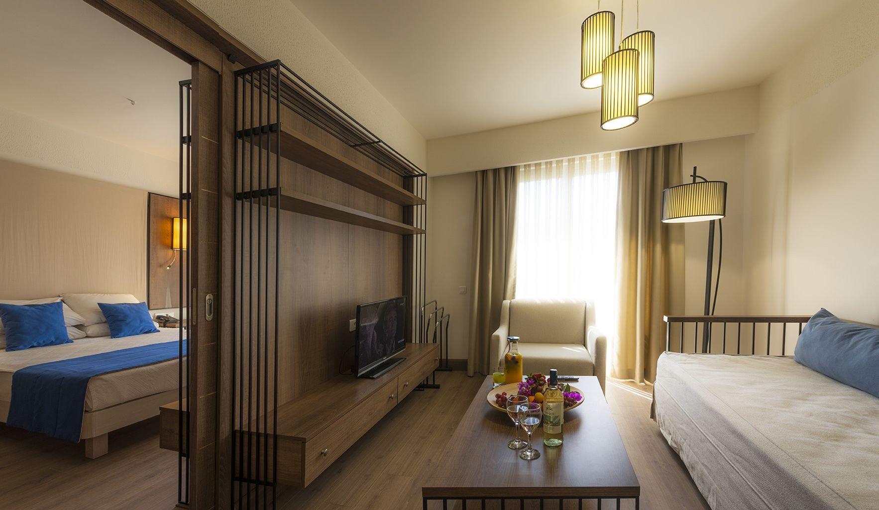Liv By Bellazure Hotel 4*