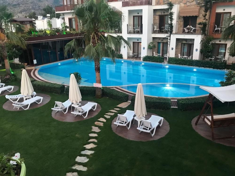 Hotel Liona &
