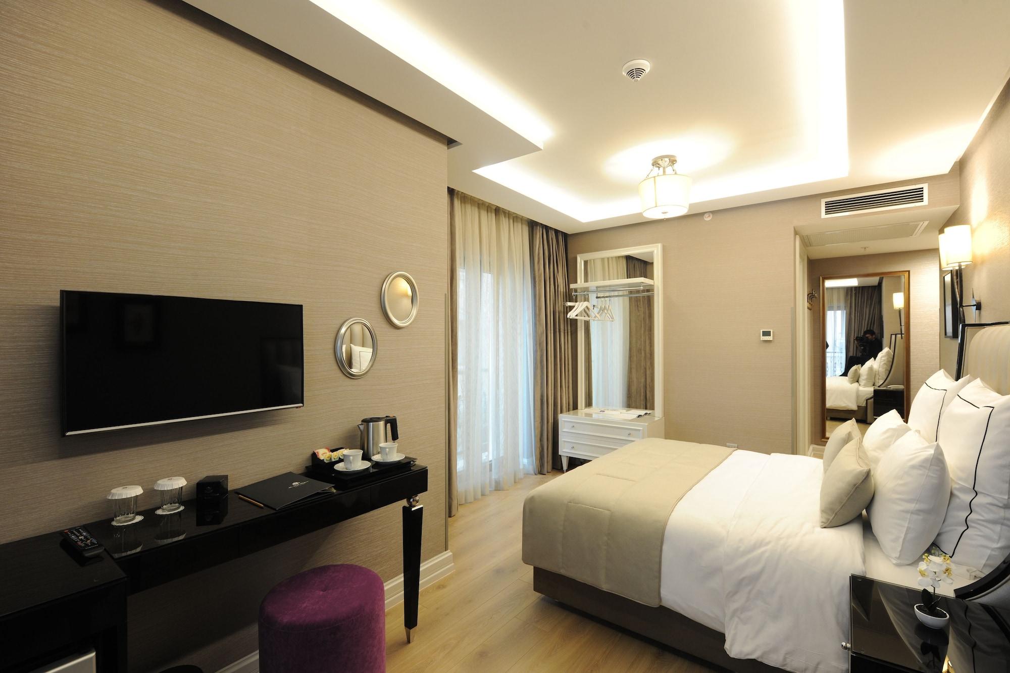 Le Petit Hotel
