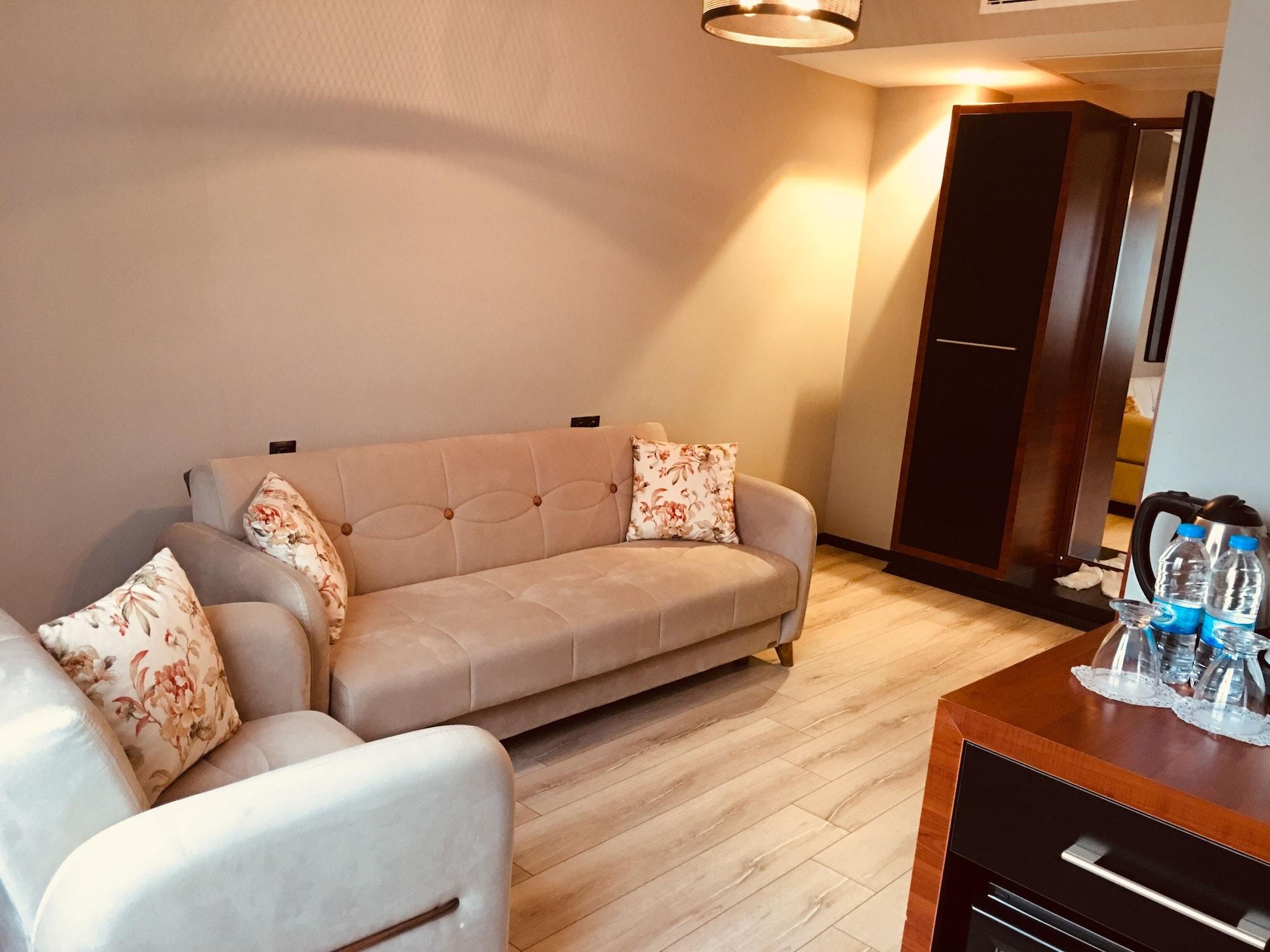 Grand Vaves Hotel