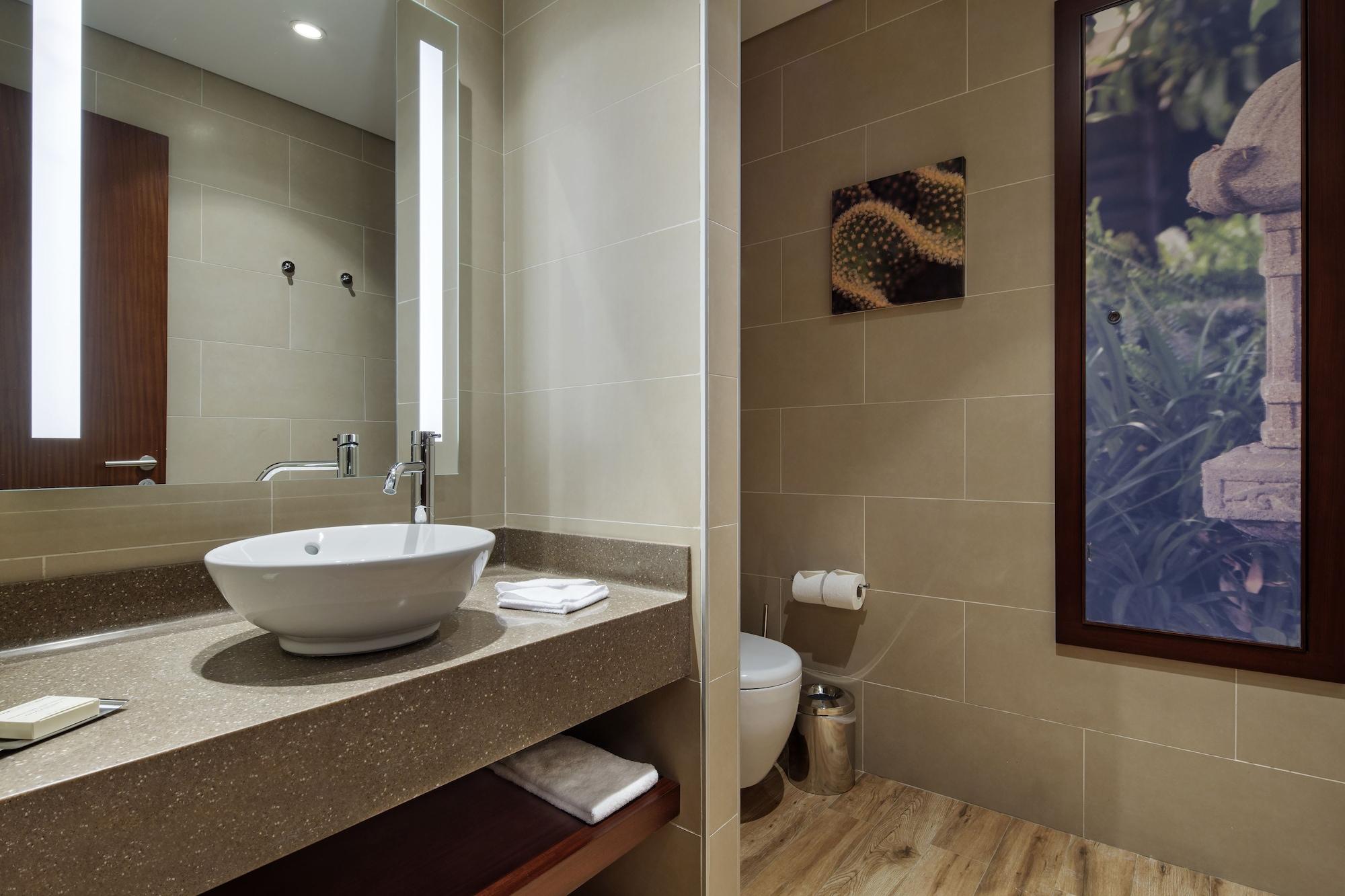 Hilton Garden Hotel 4*