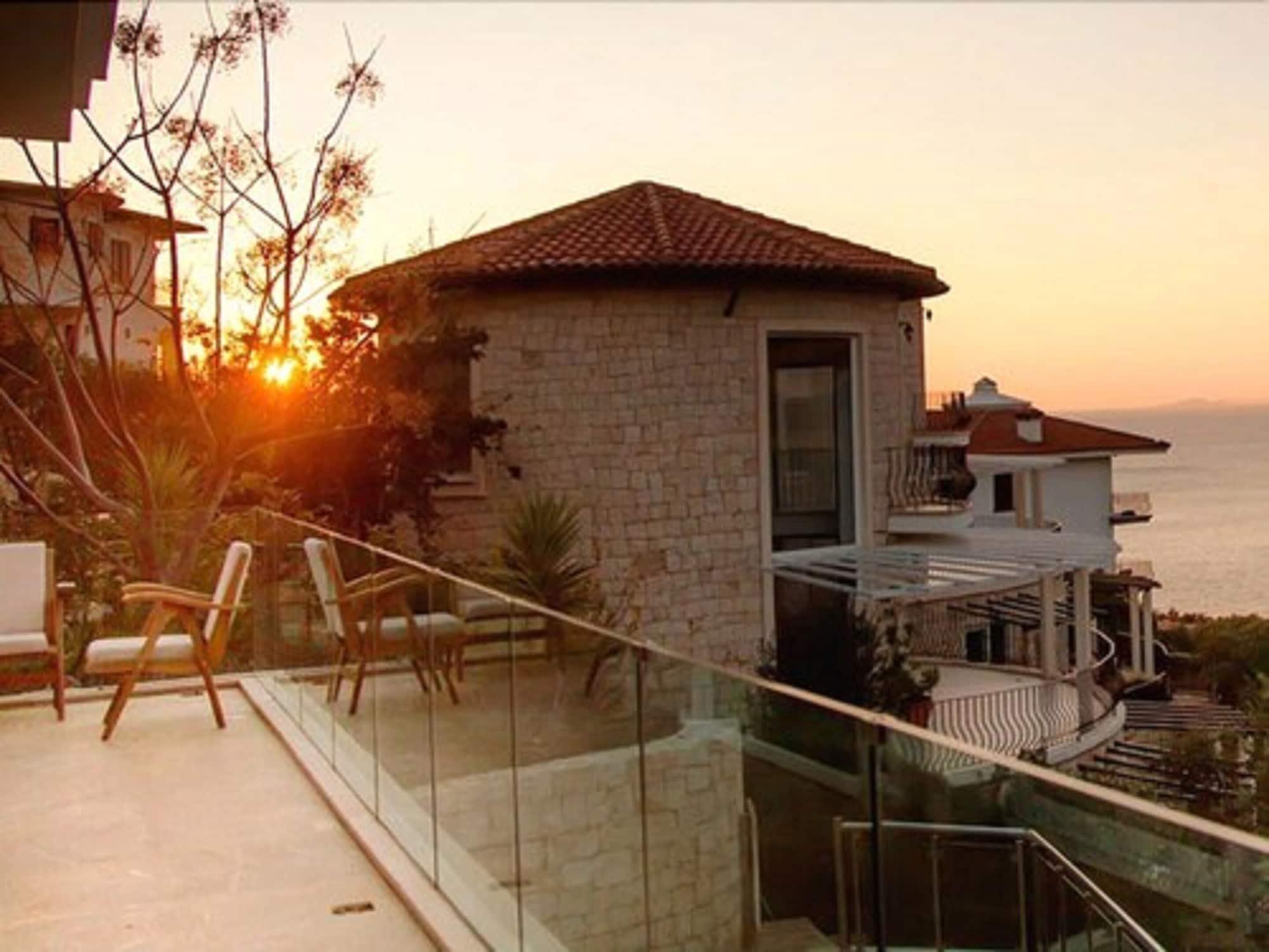 Mekvin Deniz Feneri Lighthouse Kas