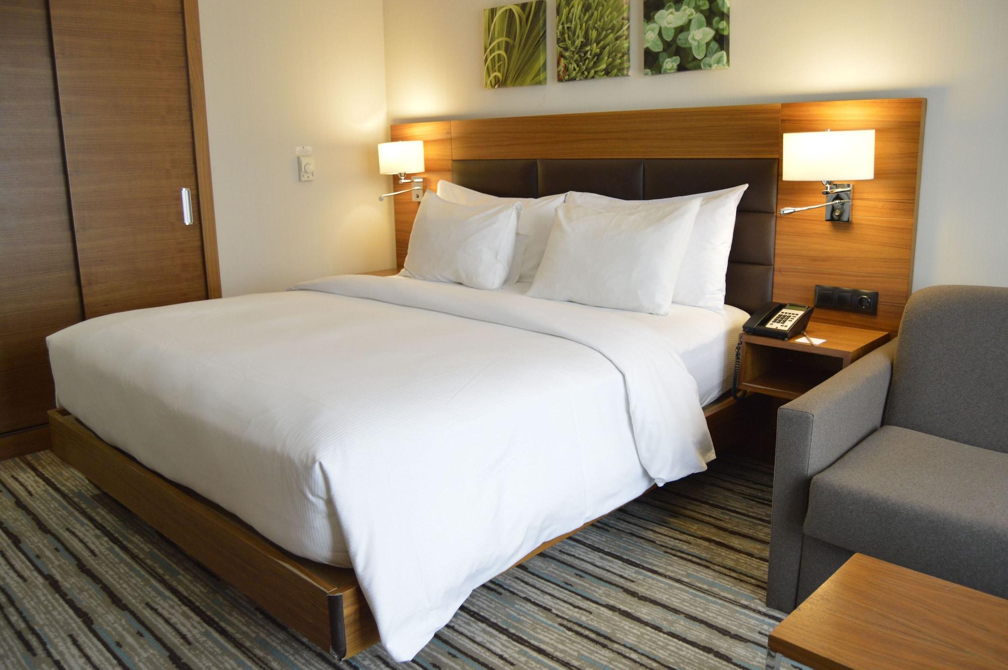 Hotel Hilton Garden Gimat 5*