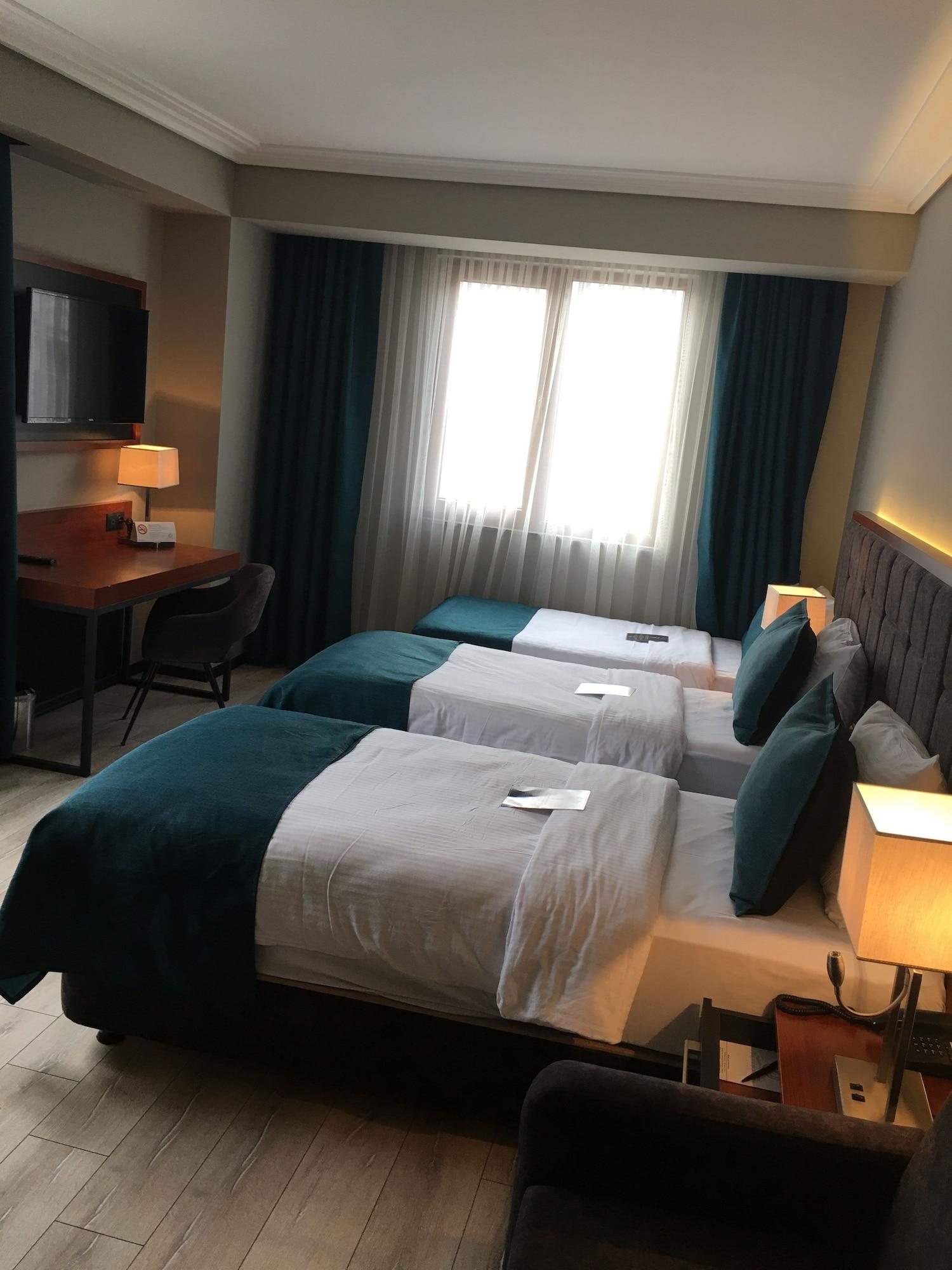 Hotel Grand Vaves