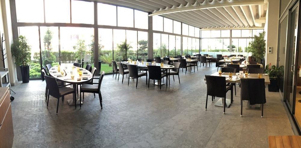 Divan Hotel