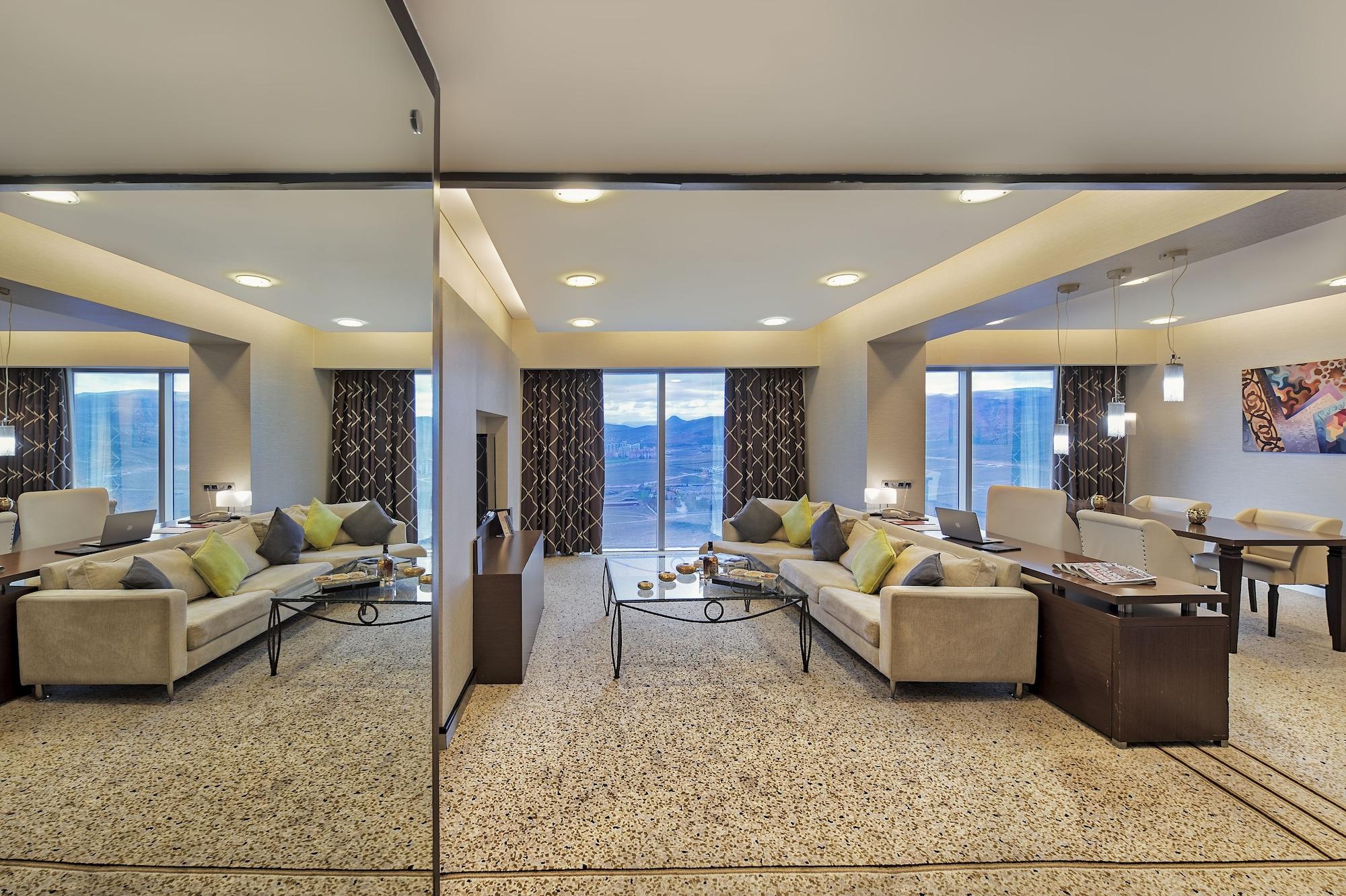 Hotel Grand 5*