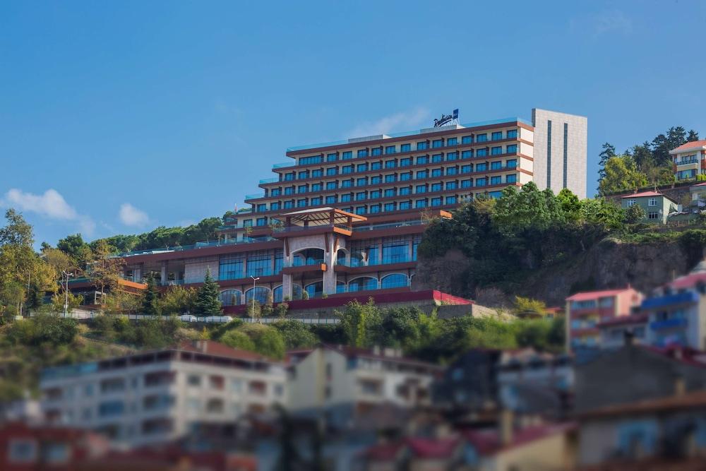 Radisson Blu Hotel 5*