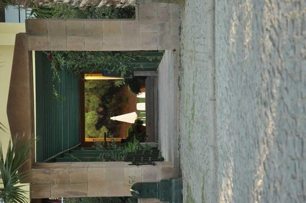 Palm Court Bed & Breakfast Ayvalik