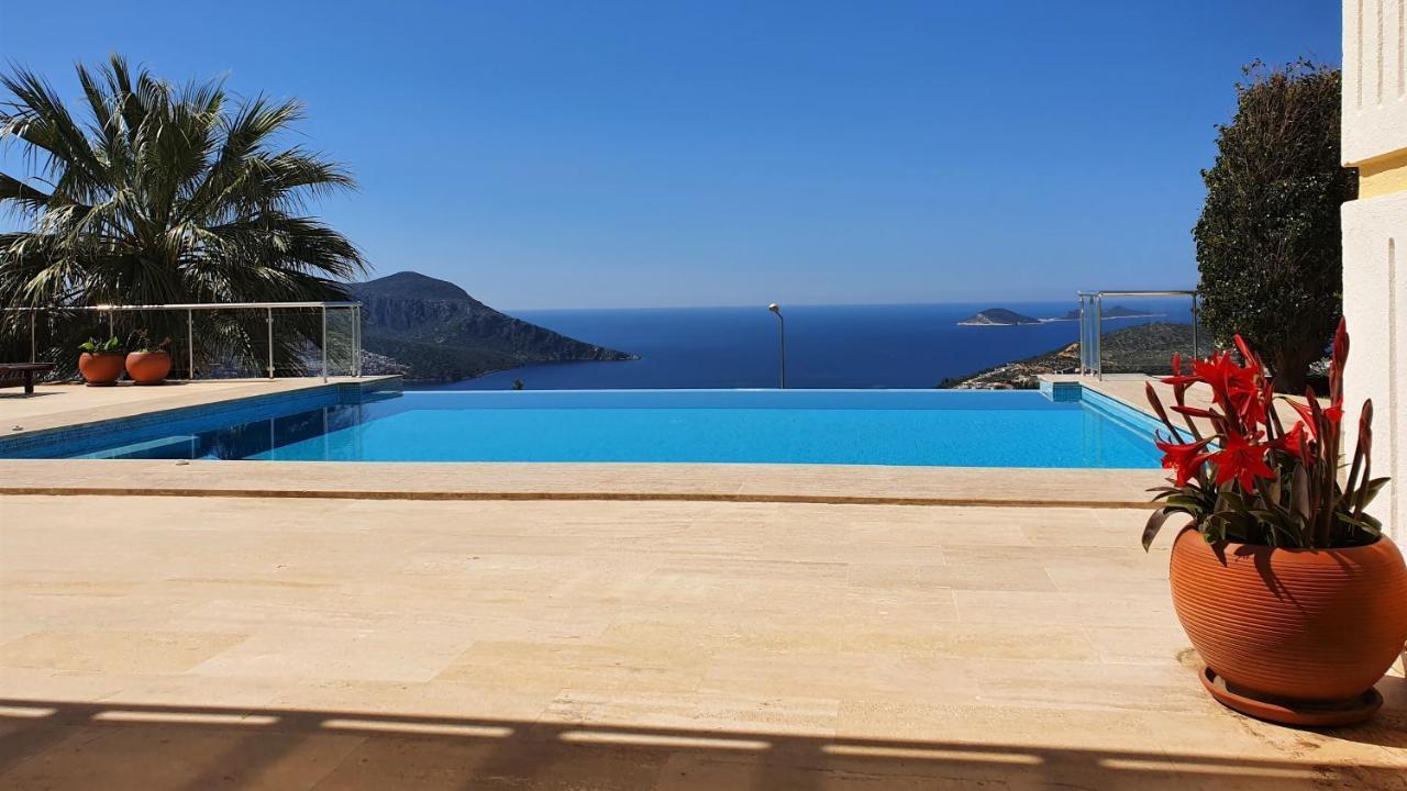 Yakamoz Kalkan