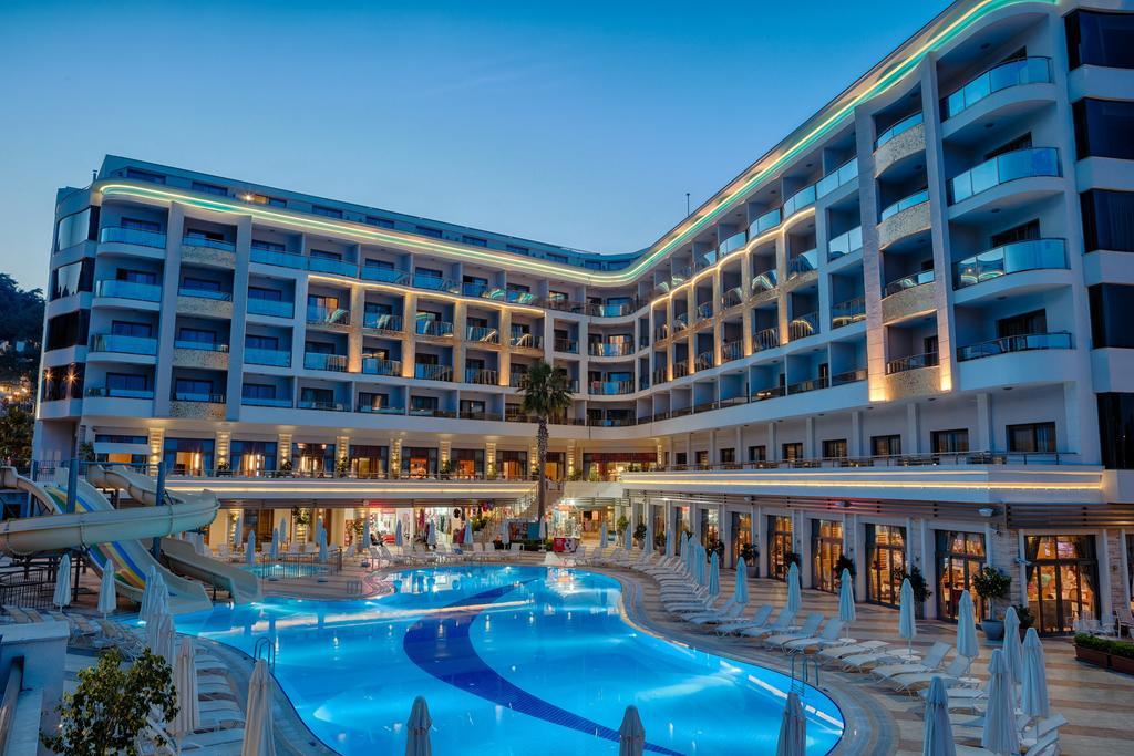 Golden Rock Beach Hotel 5*