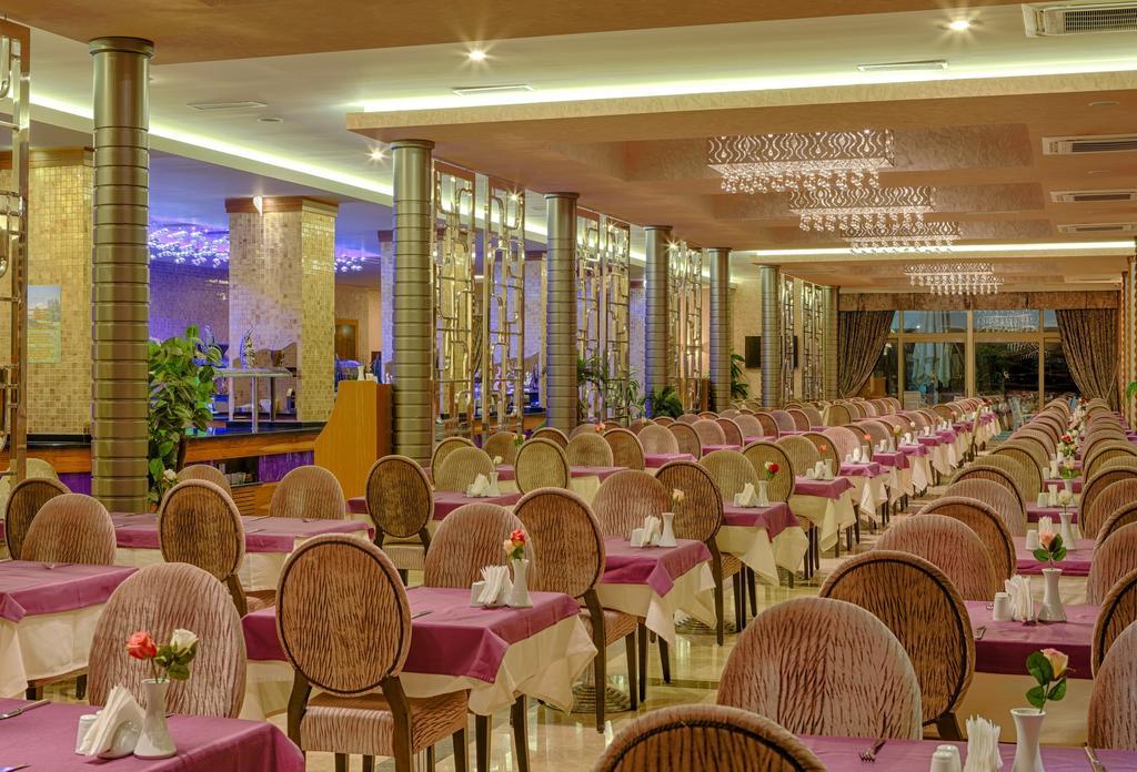 Hotel Golden Rock Beach
