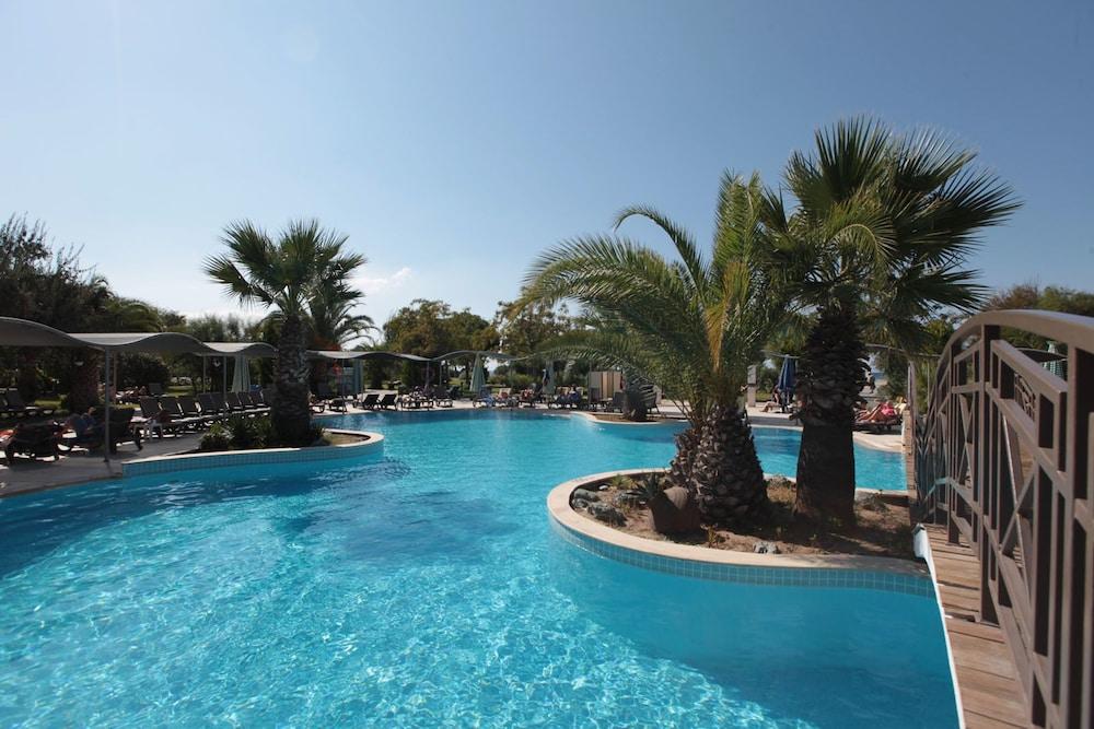 Club Yali & 5*