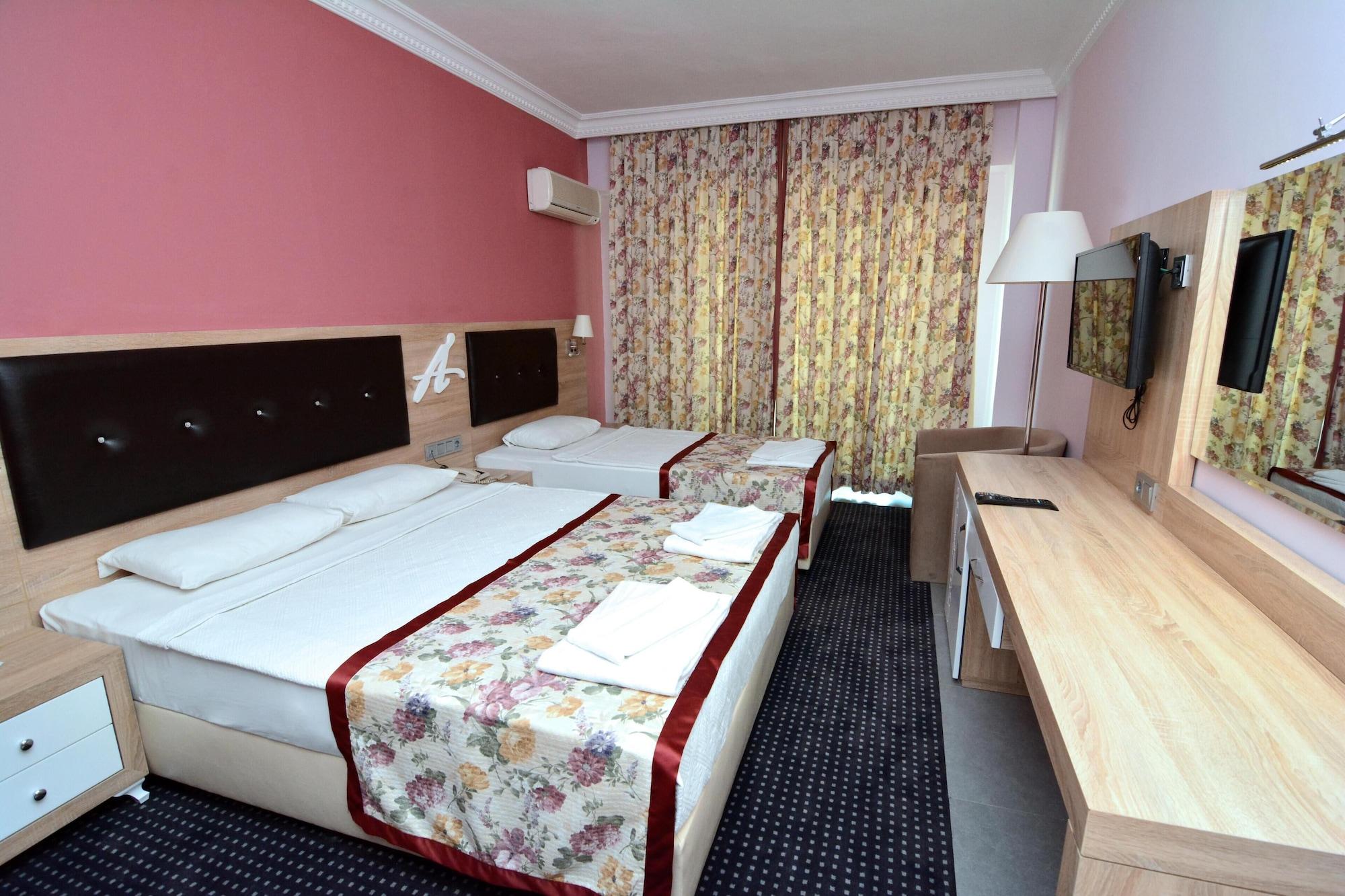 Hotel Ananas 4*