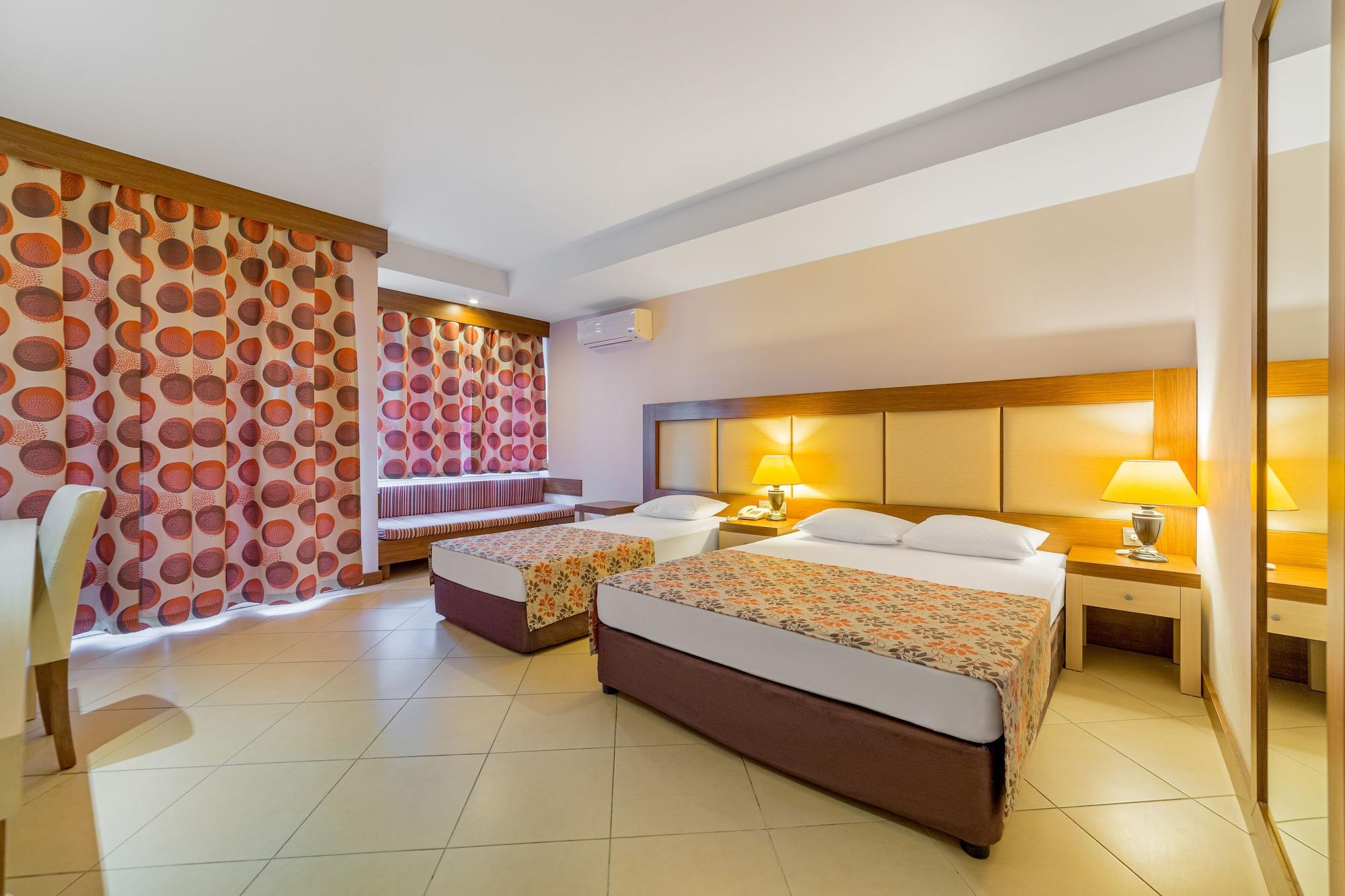 Justiniano Club 4* Okurcalar