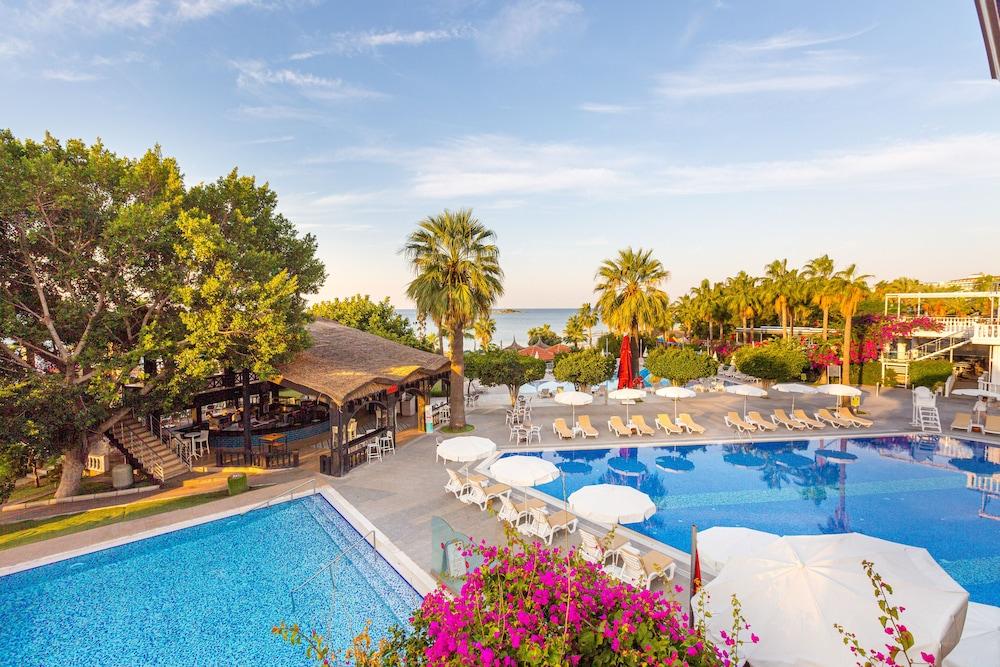 Justiniano Club Resort Okurcalar