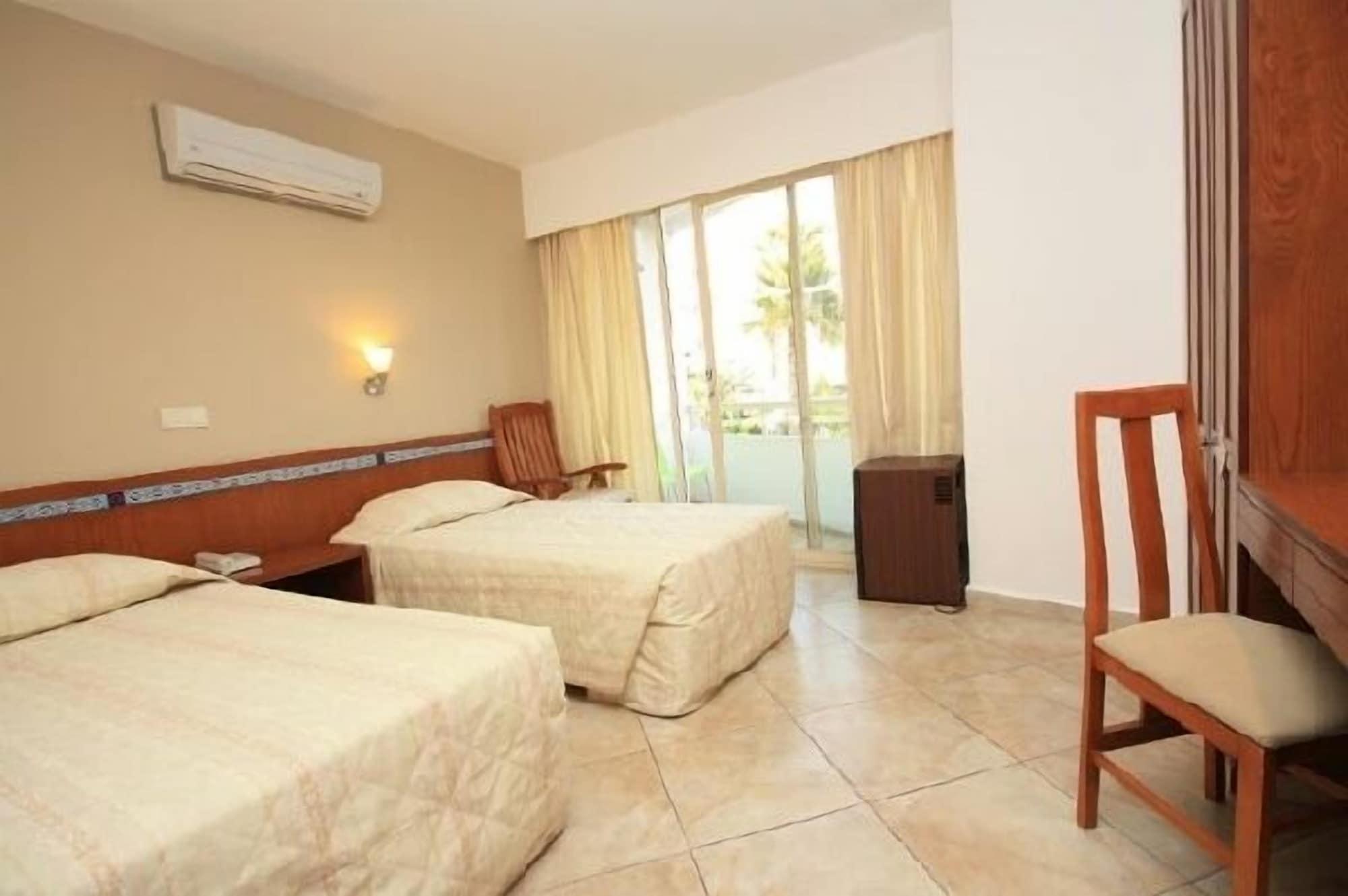 (adults Only) 4*