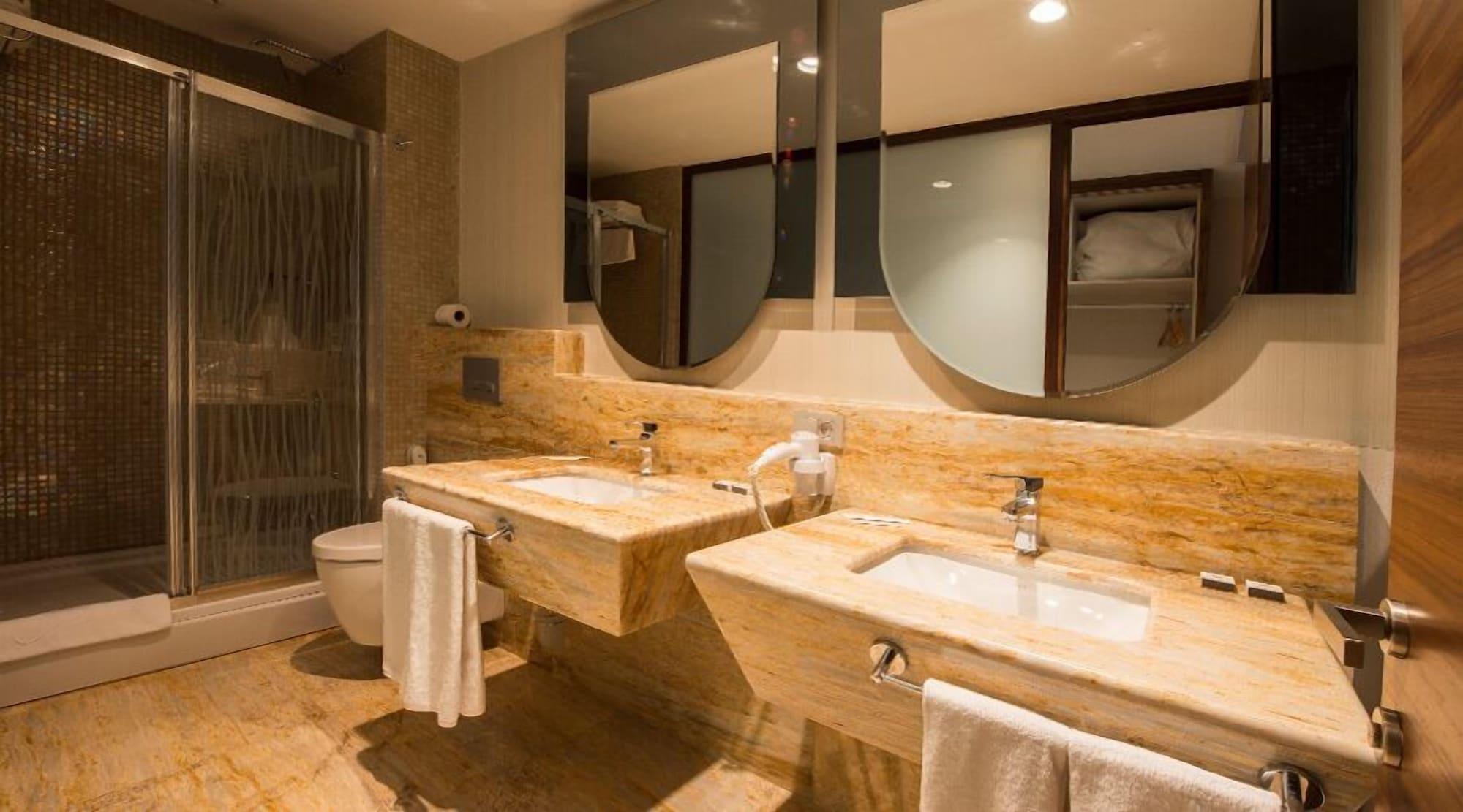Hotel Ramada By Wyndham 3*