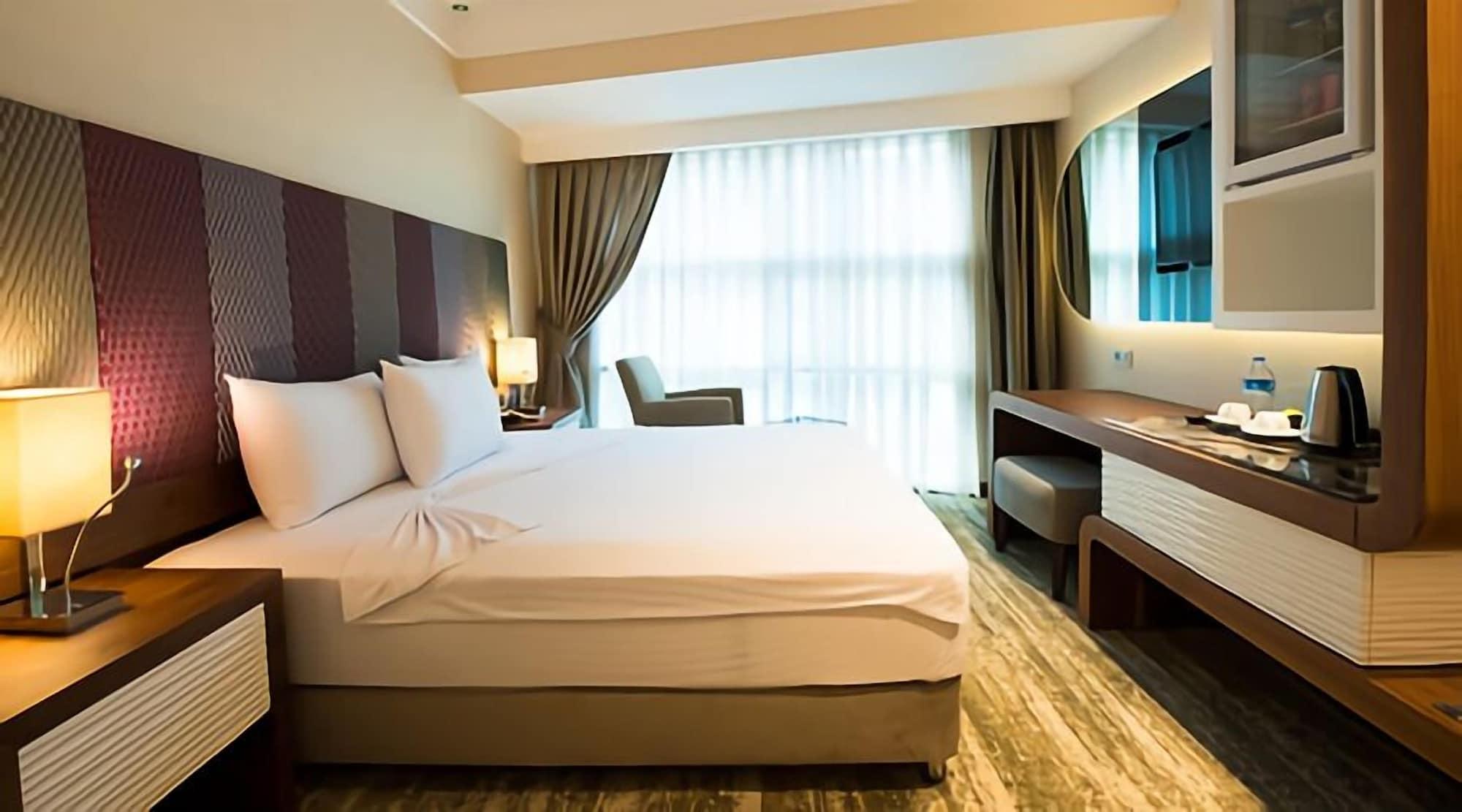 Ramada By Wyndham 3*