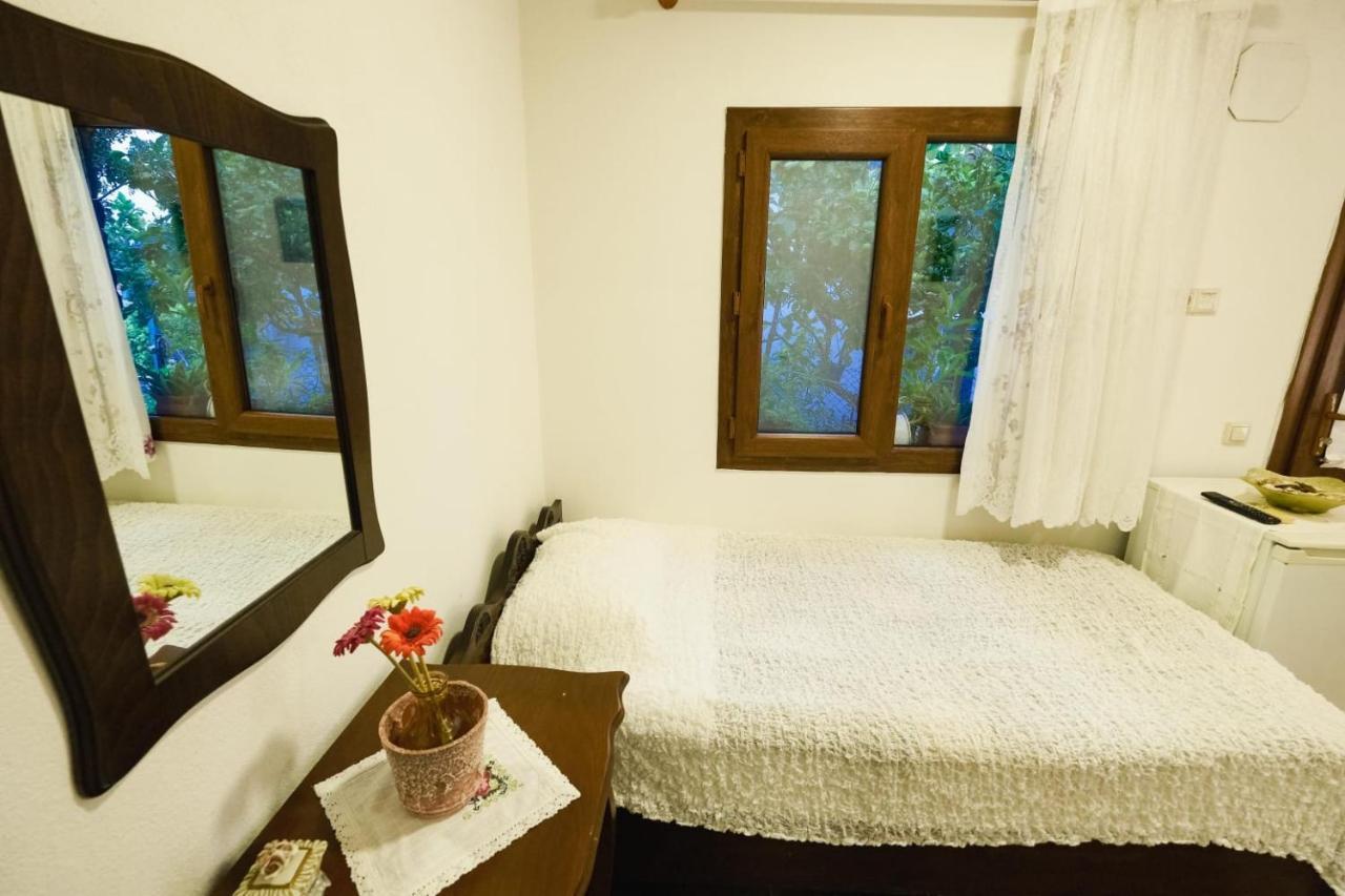 Herakles Bed & Breakfast *