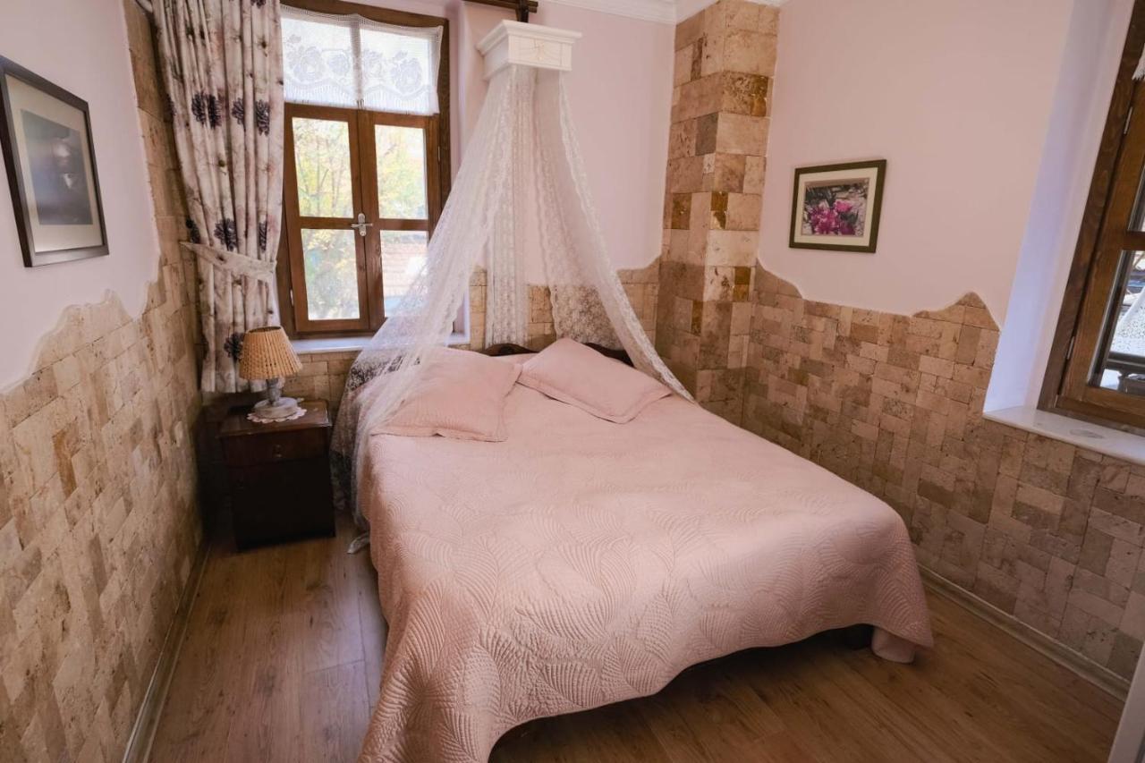 Herakles Bed & Breakfast *