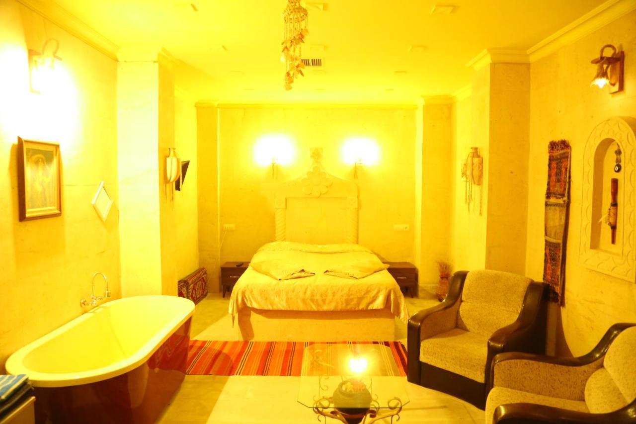 Hostel Crazy Horse *