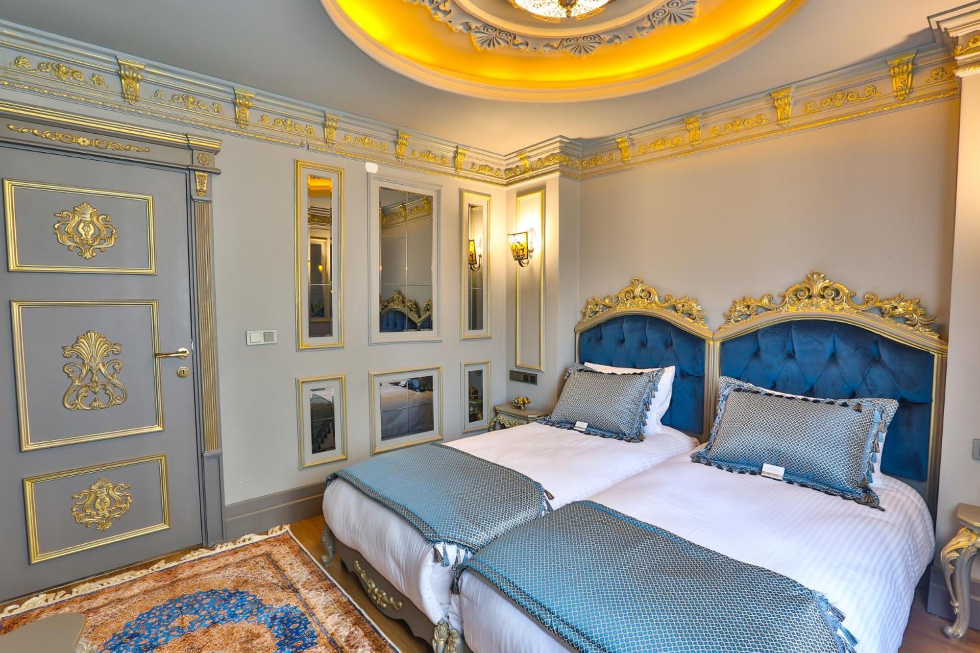 Real King Hotel 4*