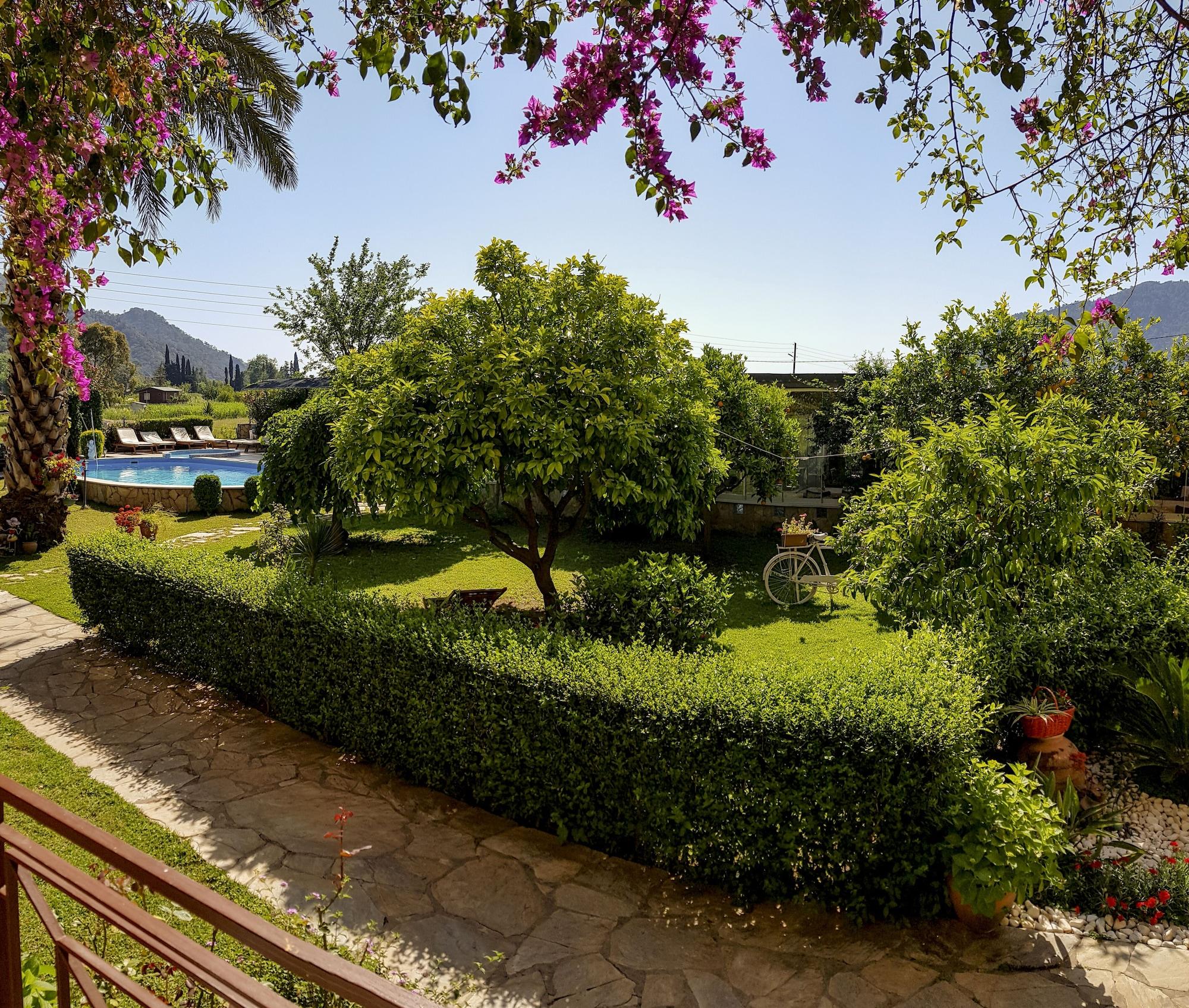 Papirus Hotel 2*