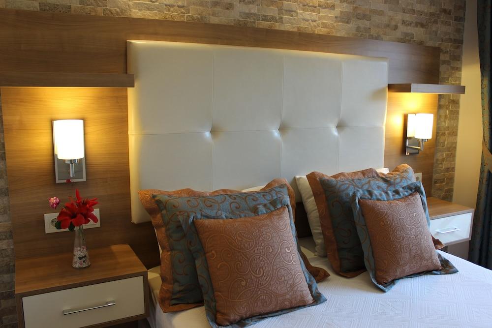 Hotel Papirus 2*