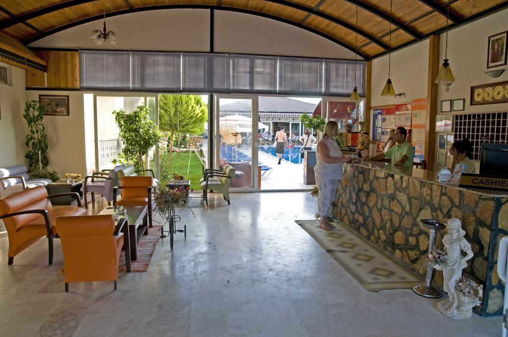 Sayanora Hotel 4*