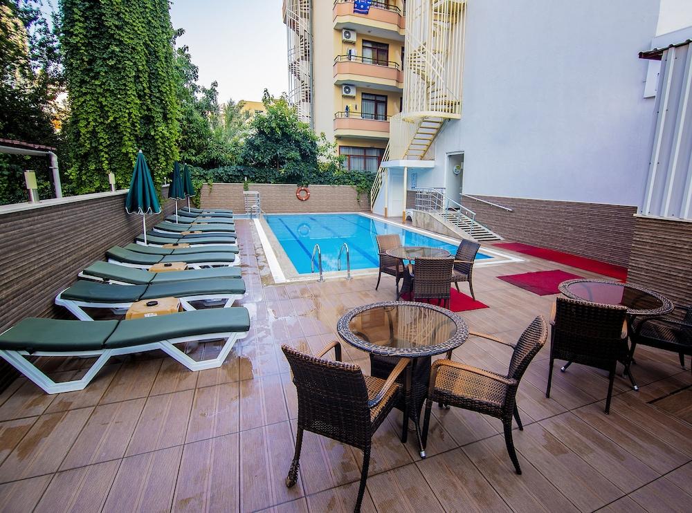 Kleopatra Blue Hawai Hotel 3*