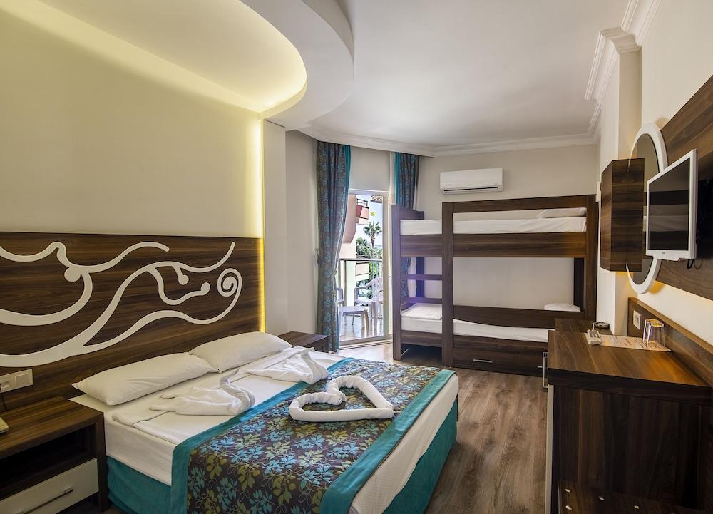 Hotel Kleopatra Blue Hawai 3*