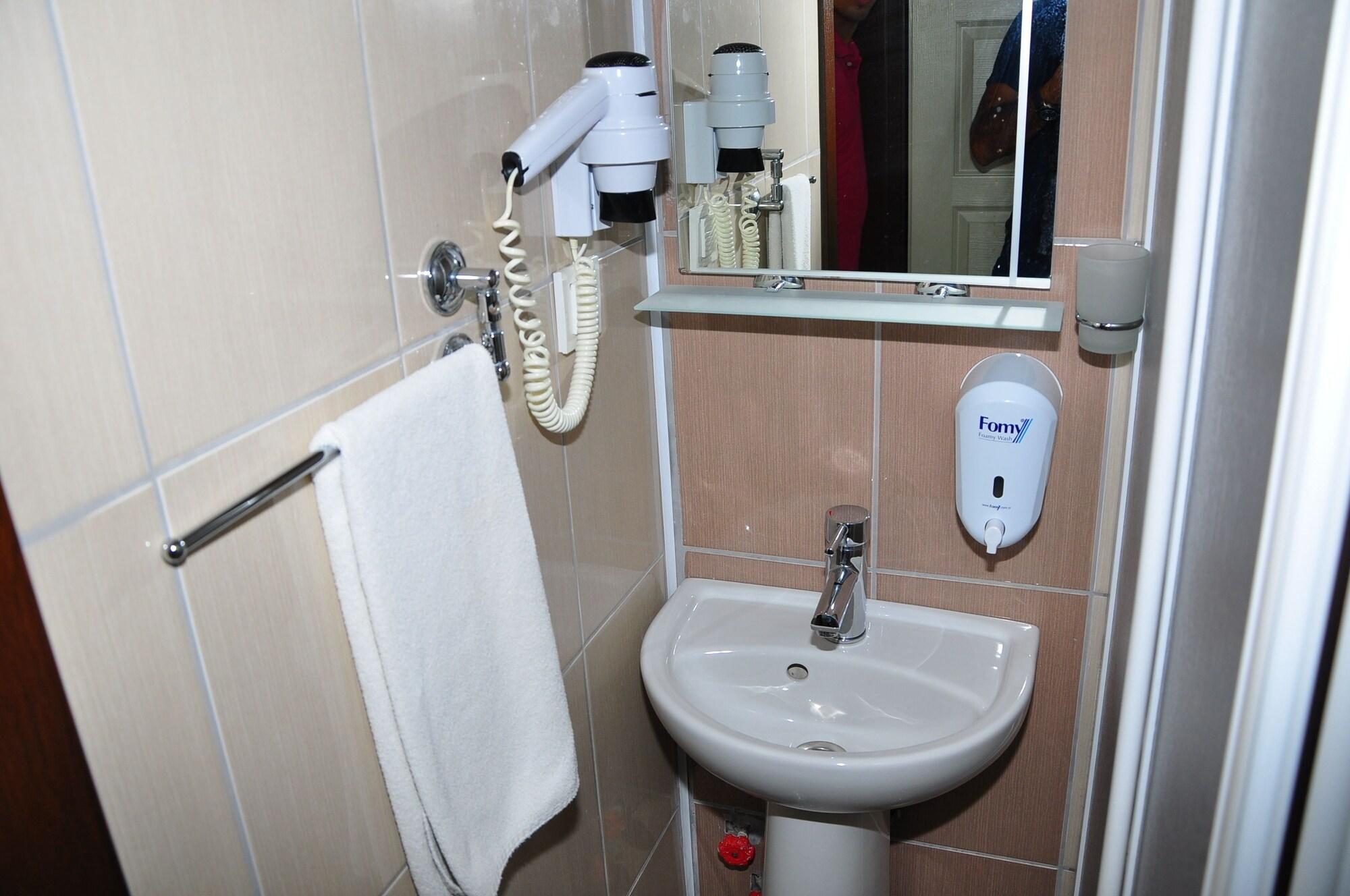 Dynasty Hotel 3*