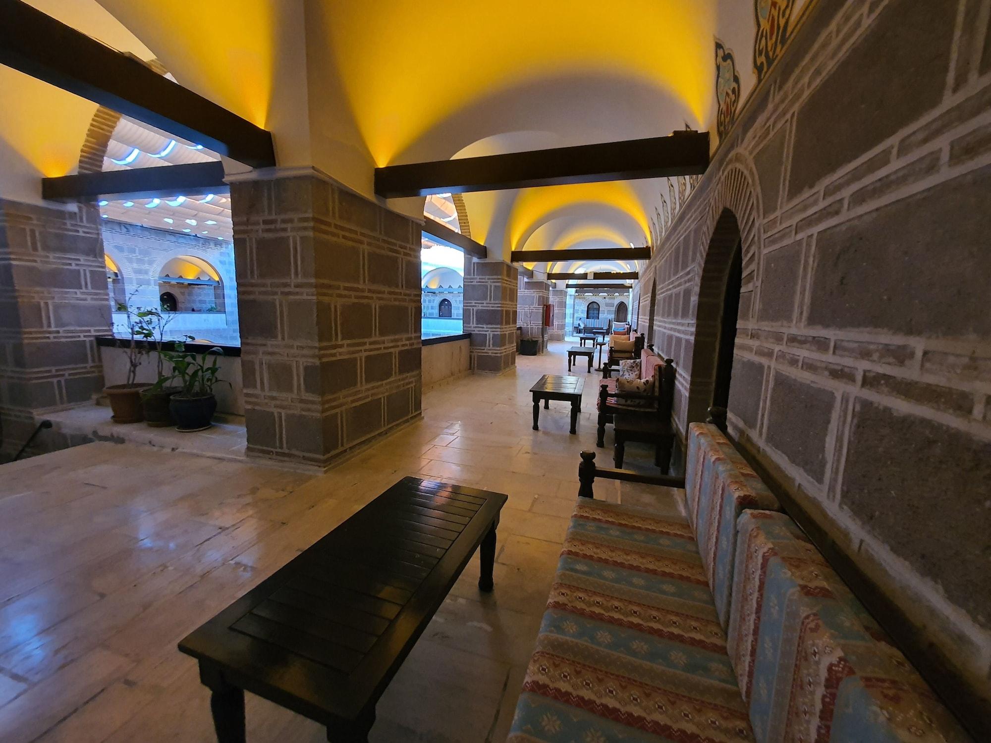 Kanuni Kervansaray Historical Hotel Cesme